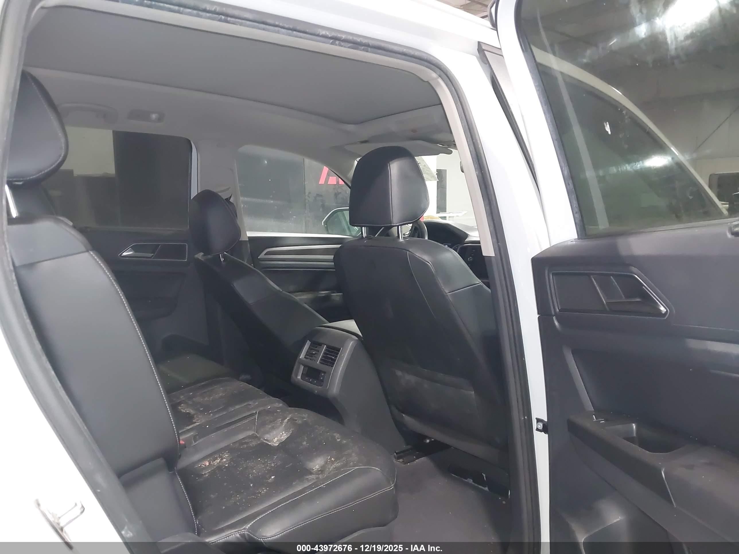 VOLKSWAGEN ATLAS image 8