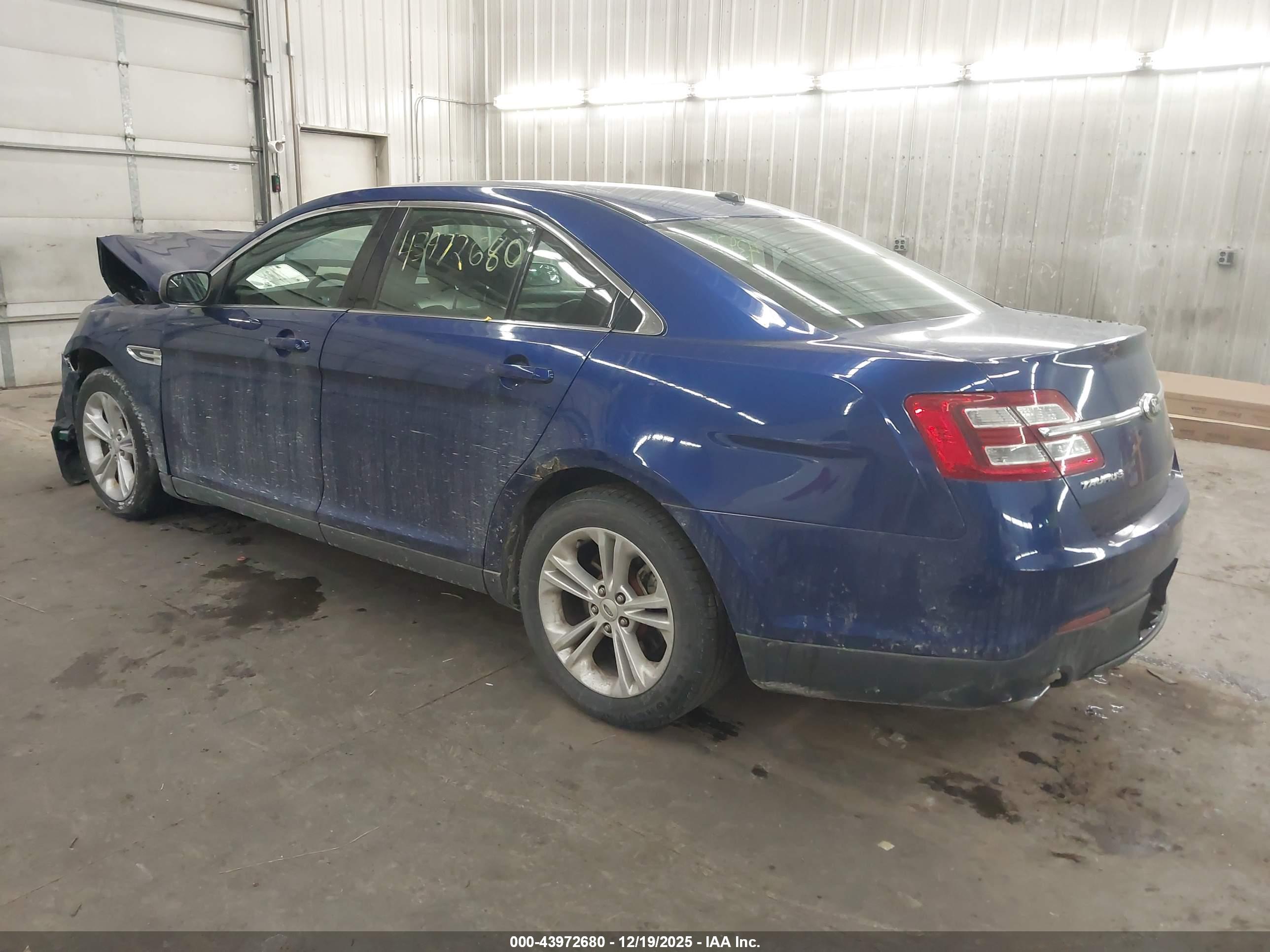 FORD TAURUS image 3