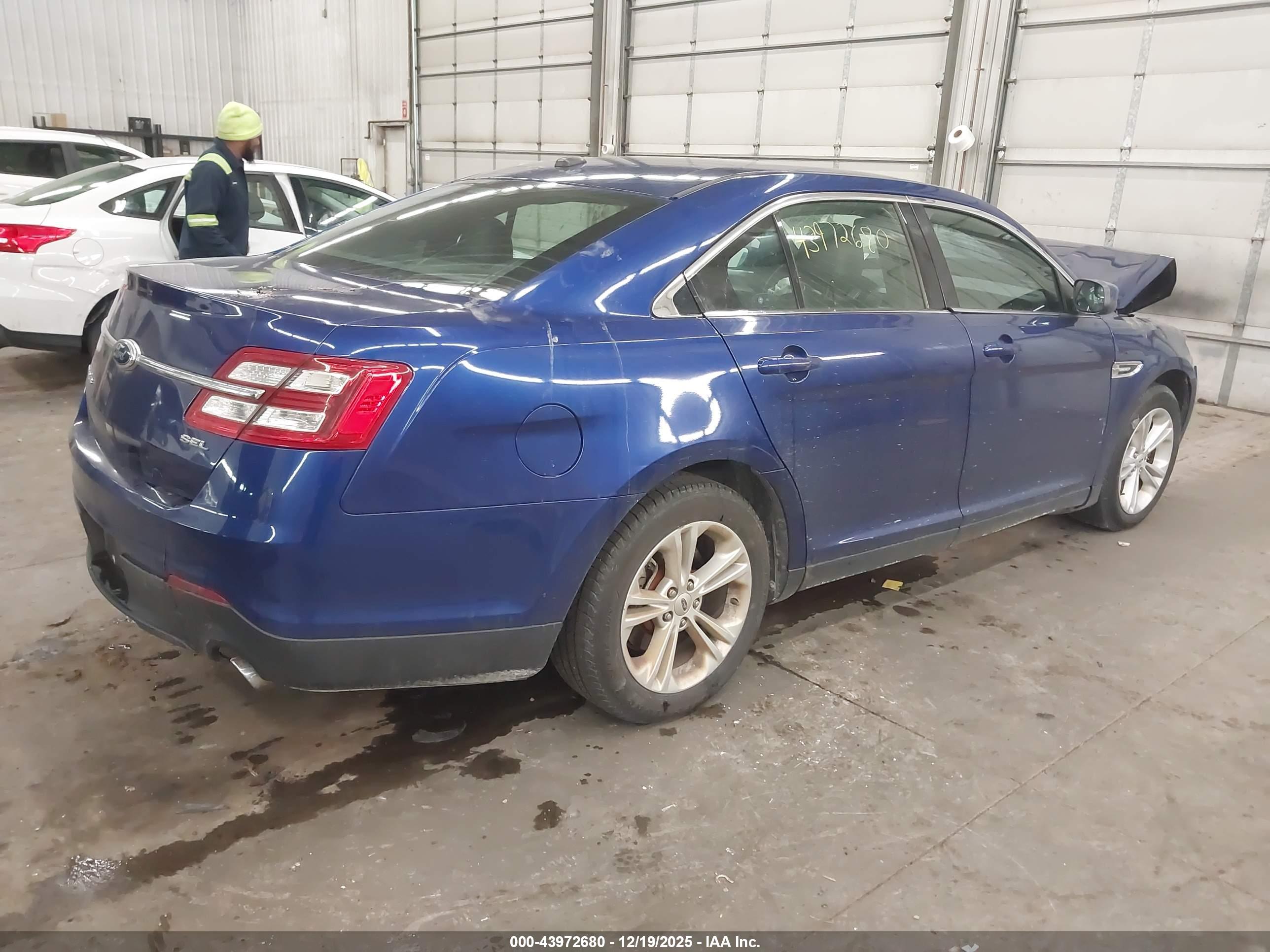 FORD TAURUS image 4
