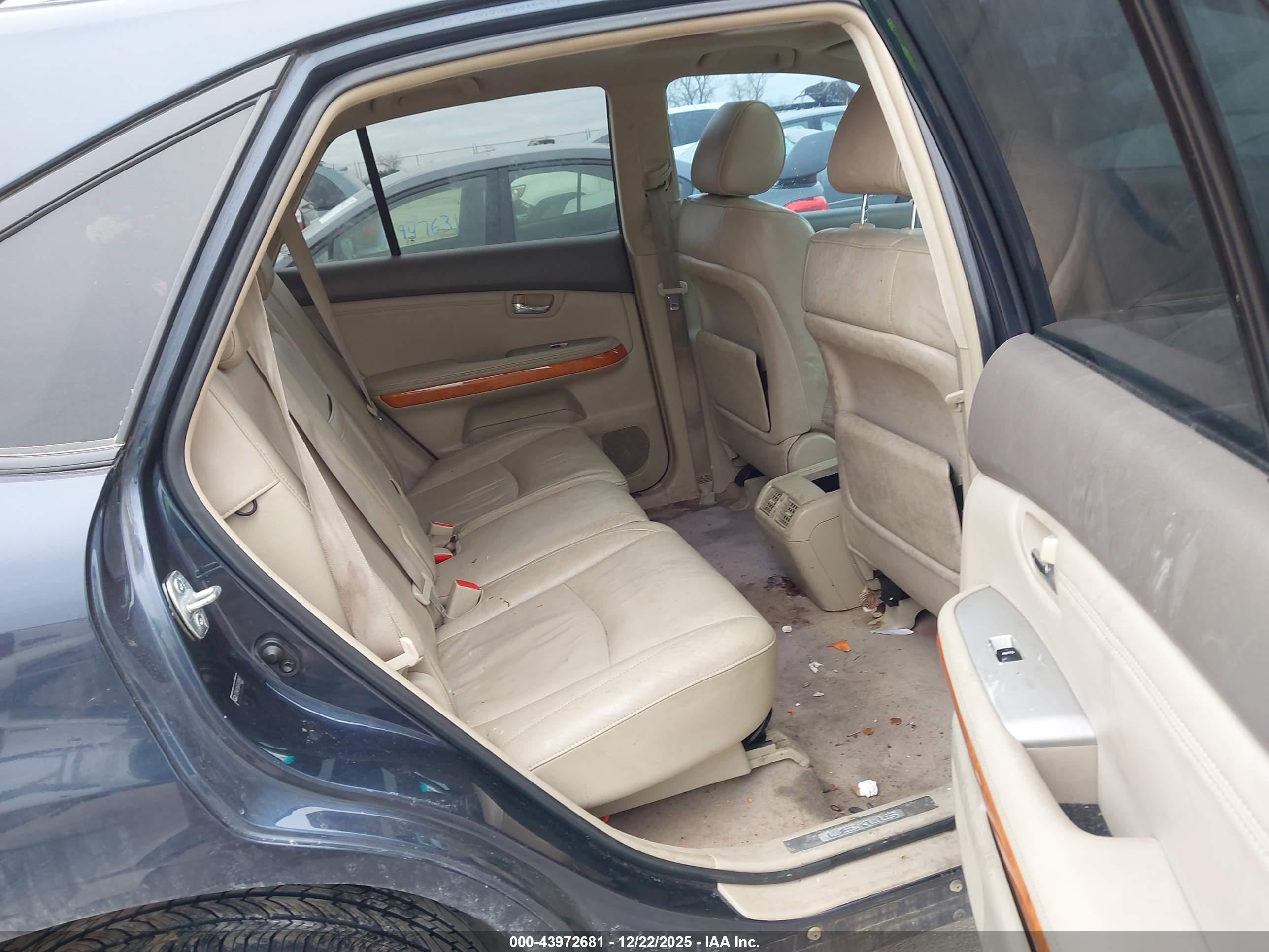LEXUS RX image 8