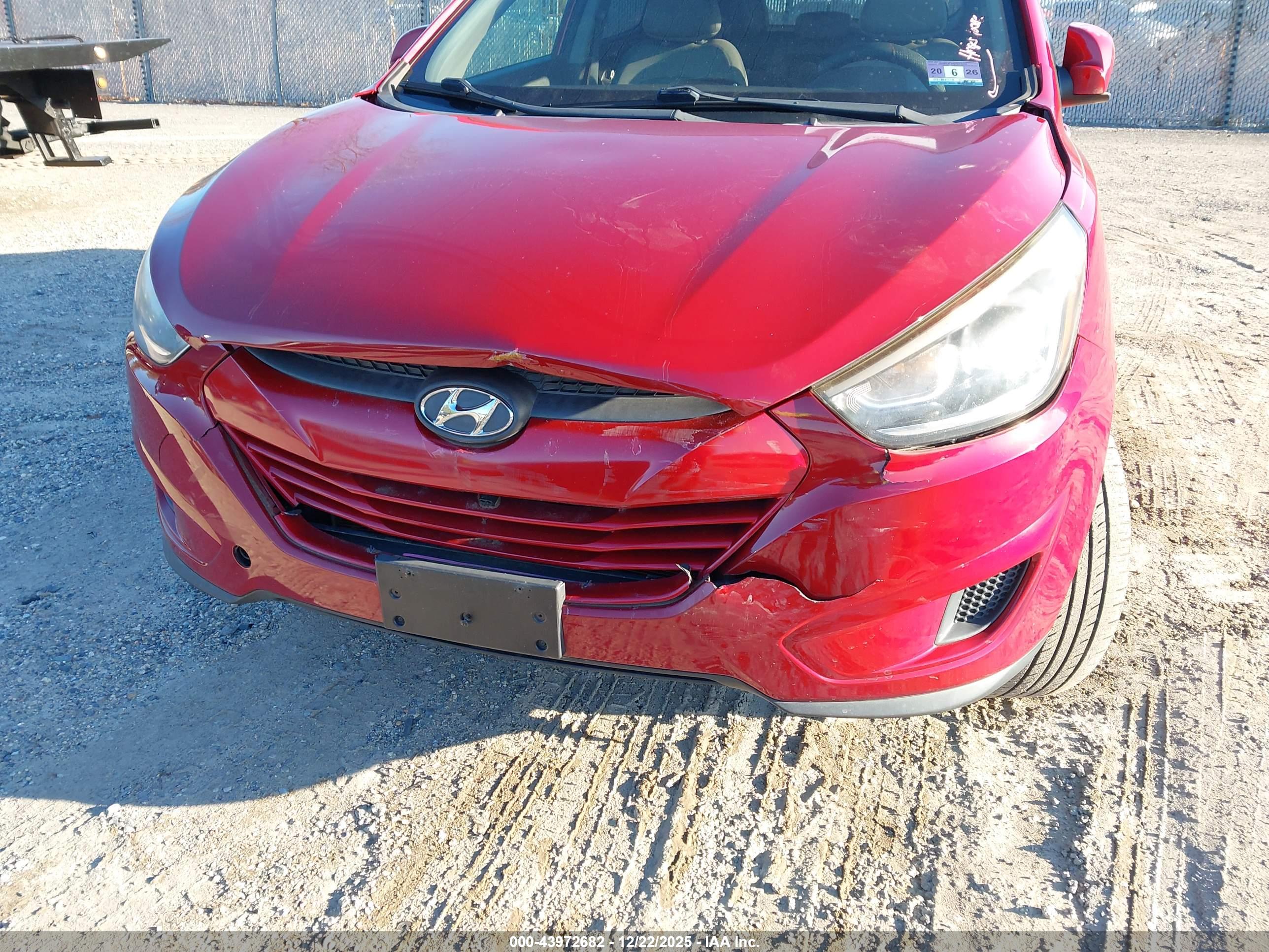HYUNDAI TUCSON image 6