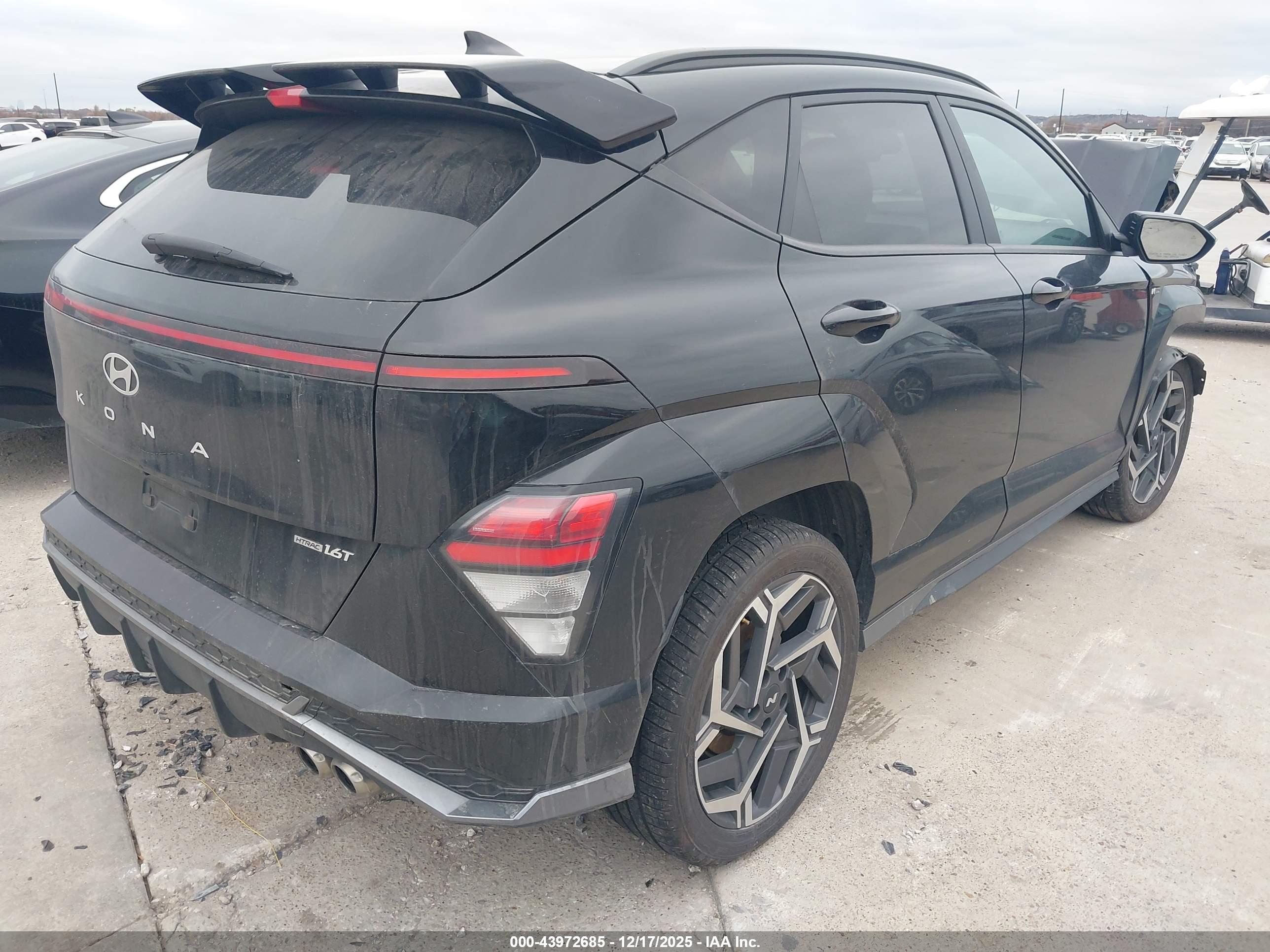 HYUNDAI KONA image 4