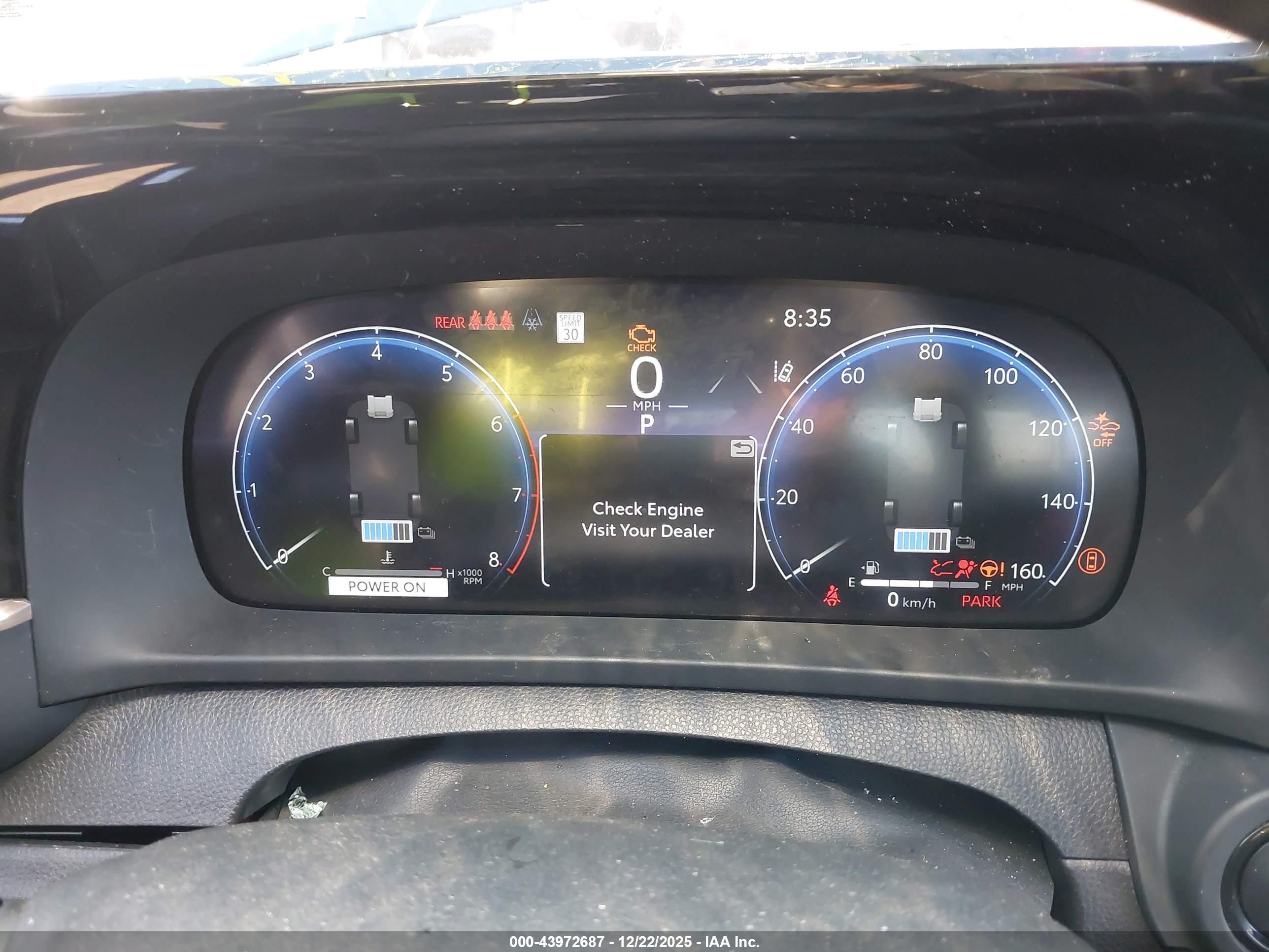 TOYOTA CROWN image 7