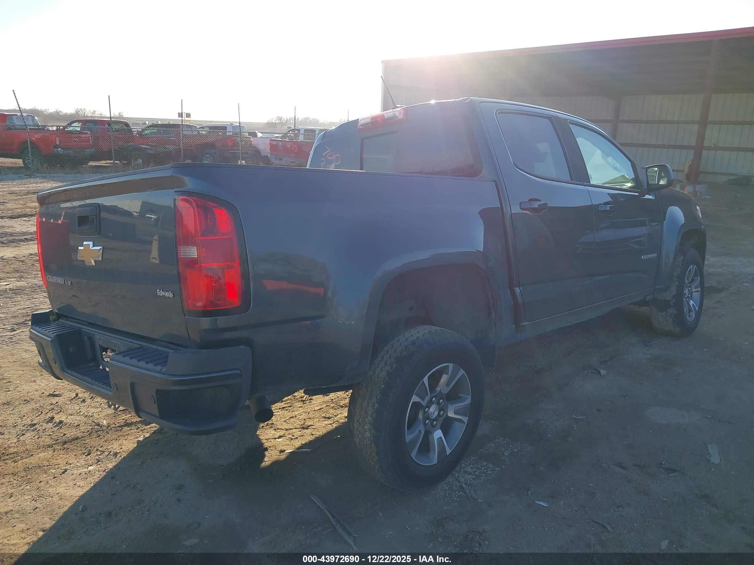 CHEVROLET COLORADO image 4