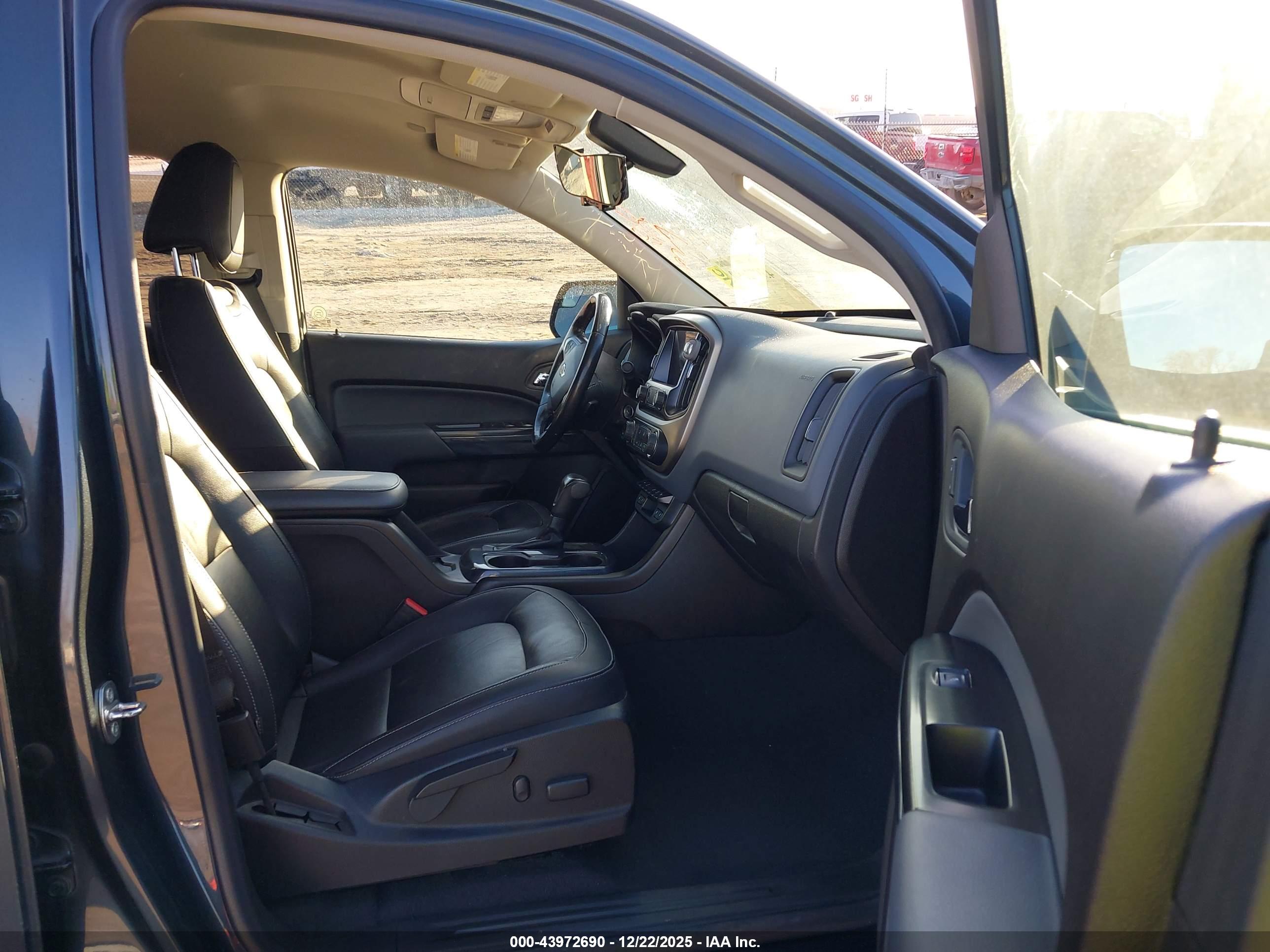 CHEVROLET COLORADO image 5