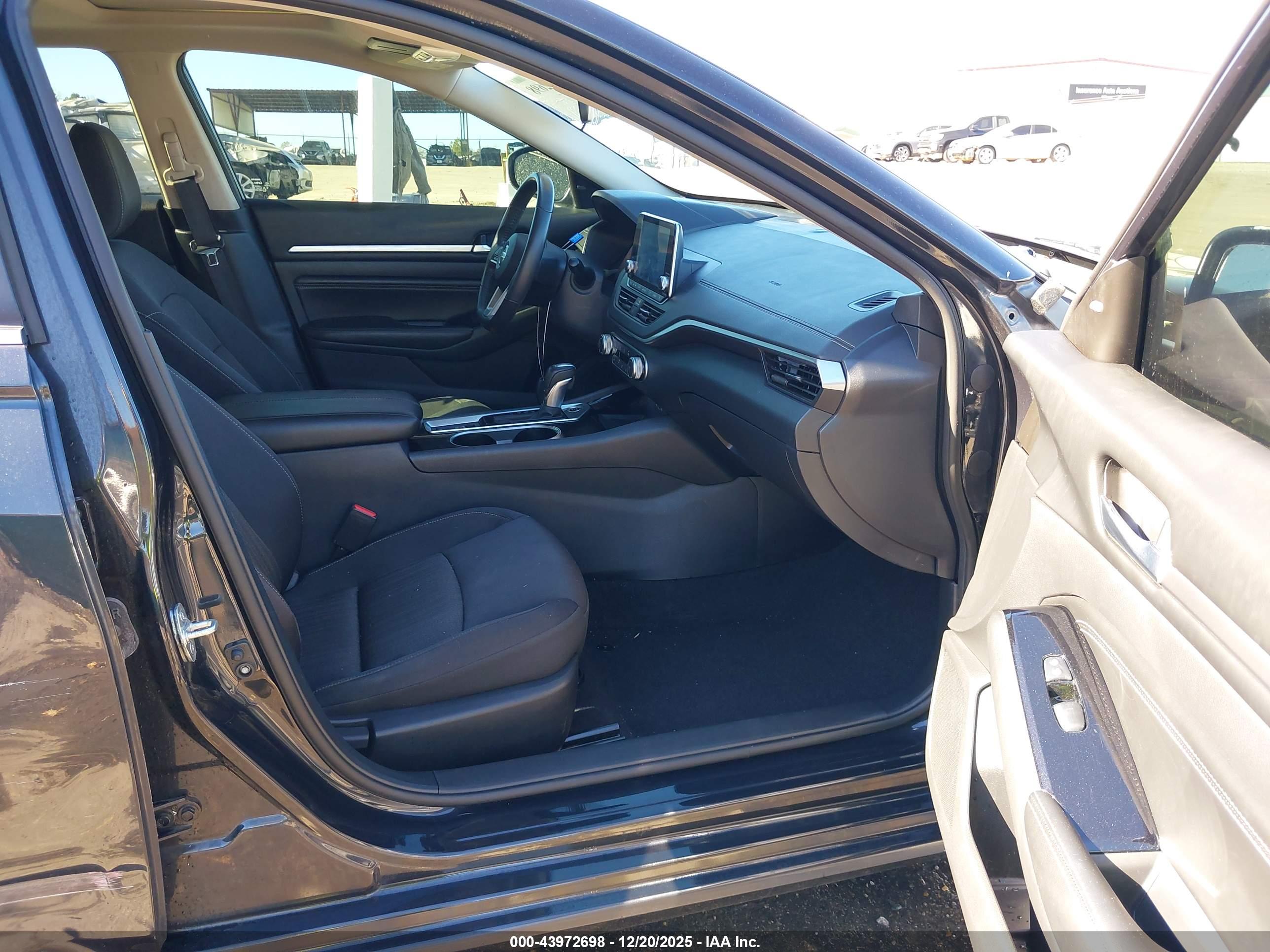 NISSAN ALTIMA image 5