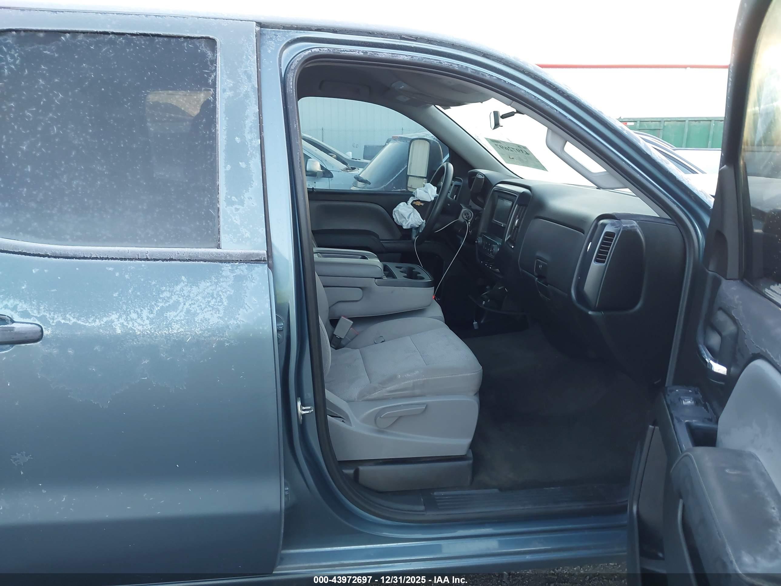 CHEVROLET SILVERADO image 5