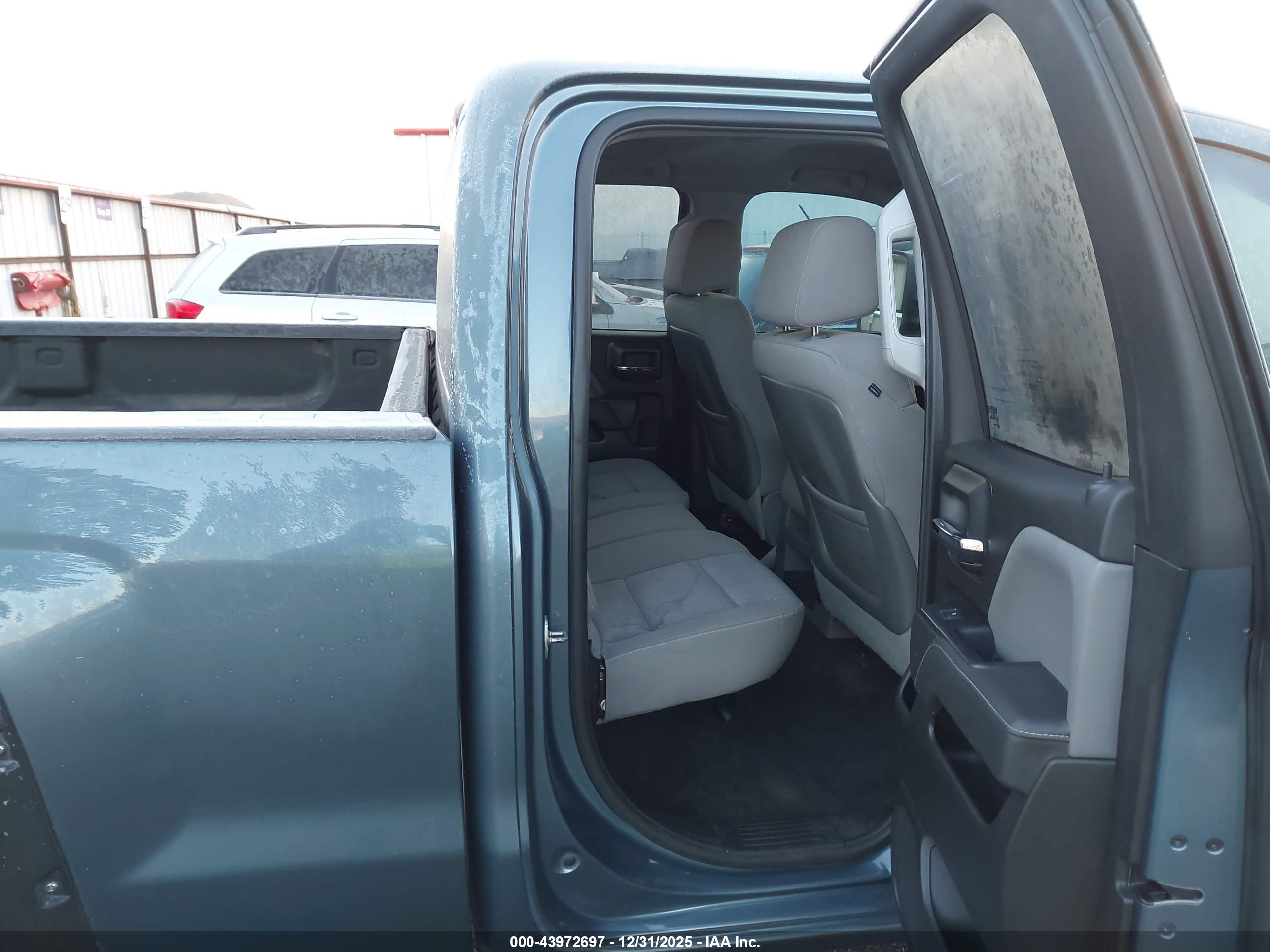 CHEVROLET SILVERADO image 8