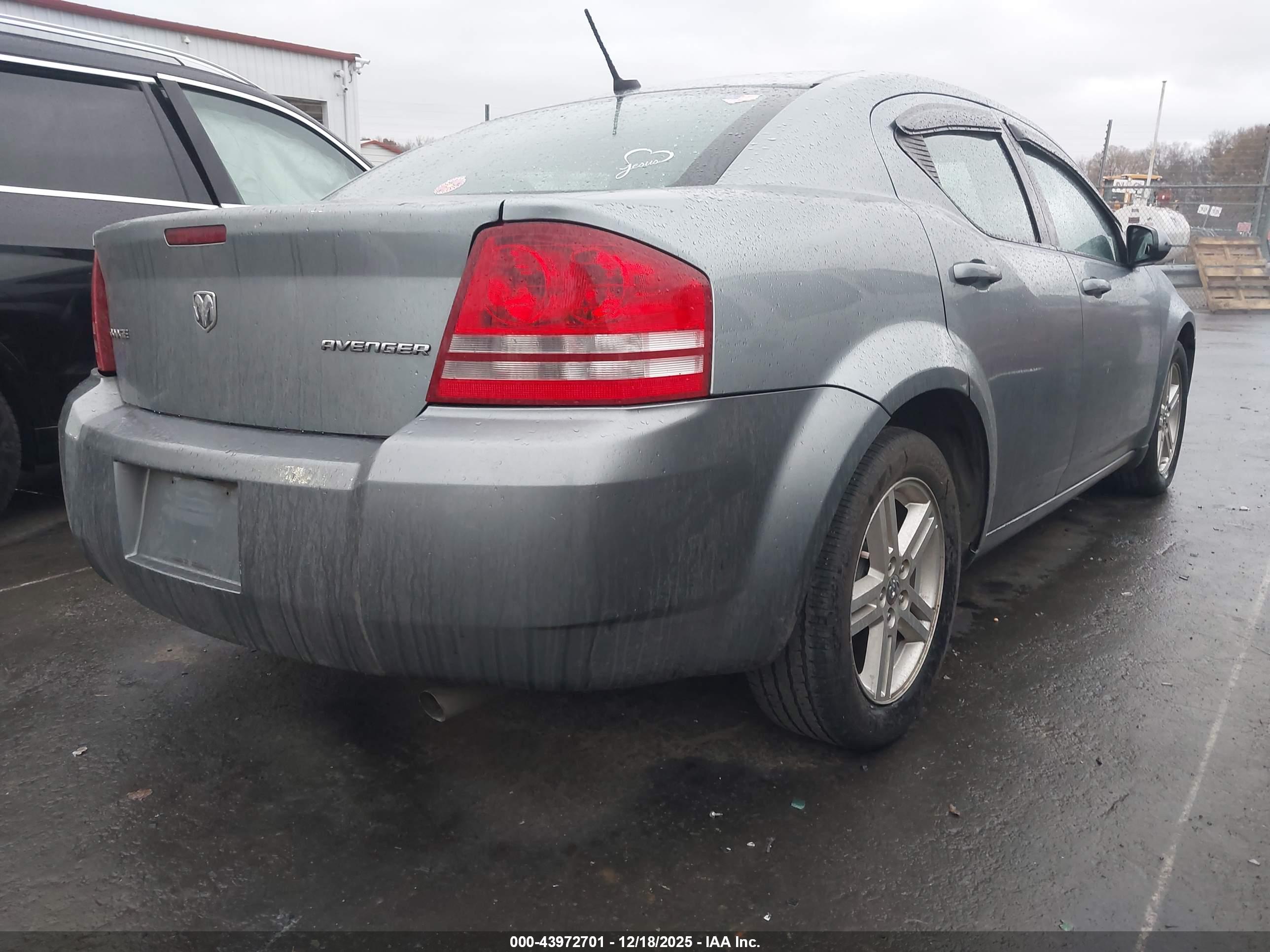 DODGE AVENGER image 4