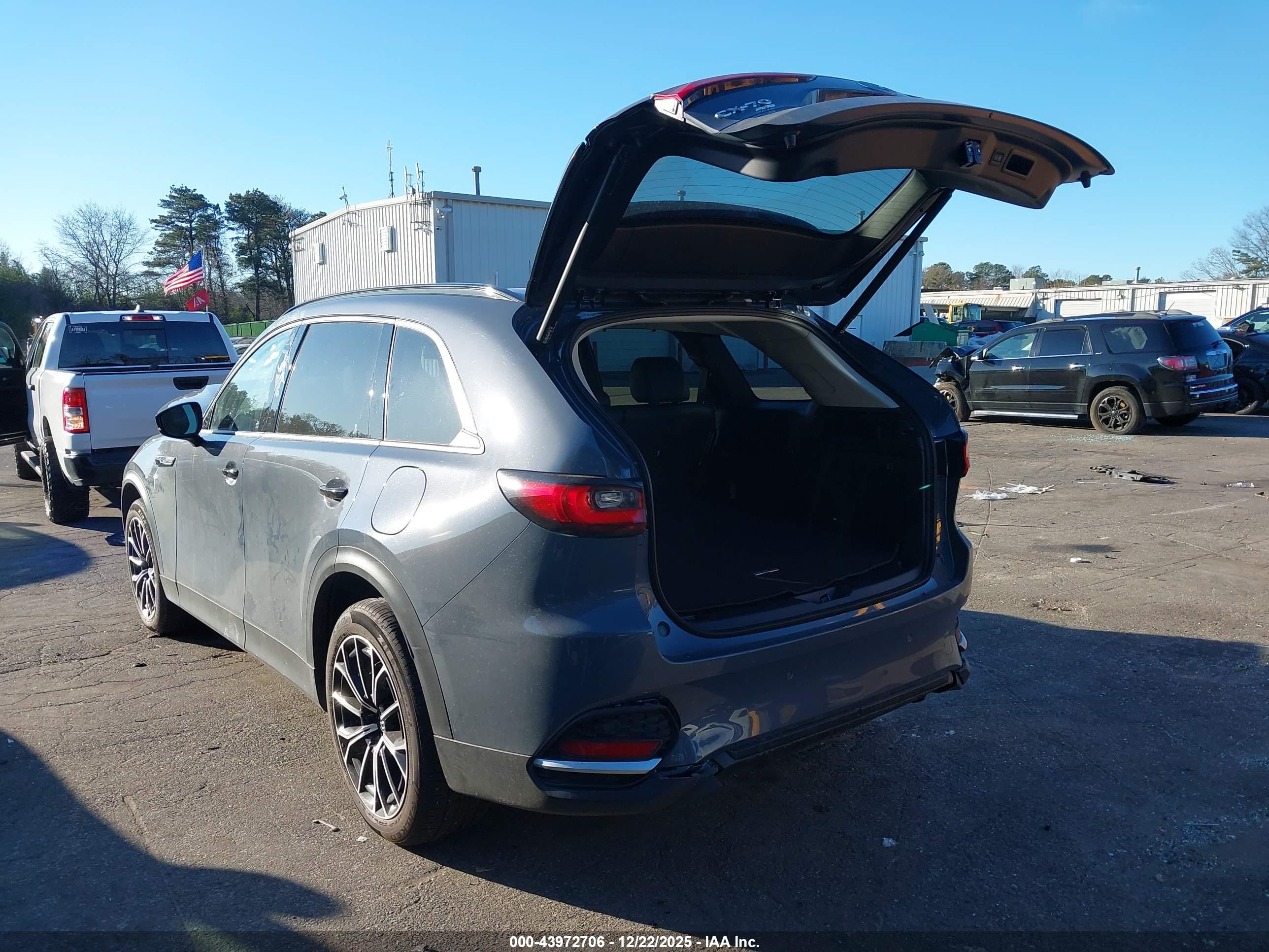 MAZDA CX-70 image 3