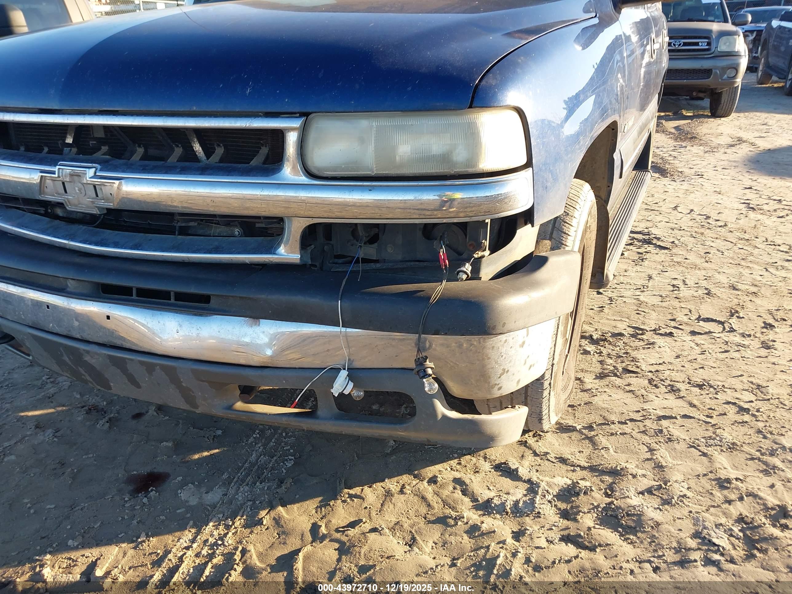 CHEVROLET TAHOE image 6