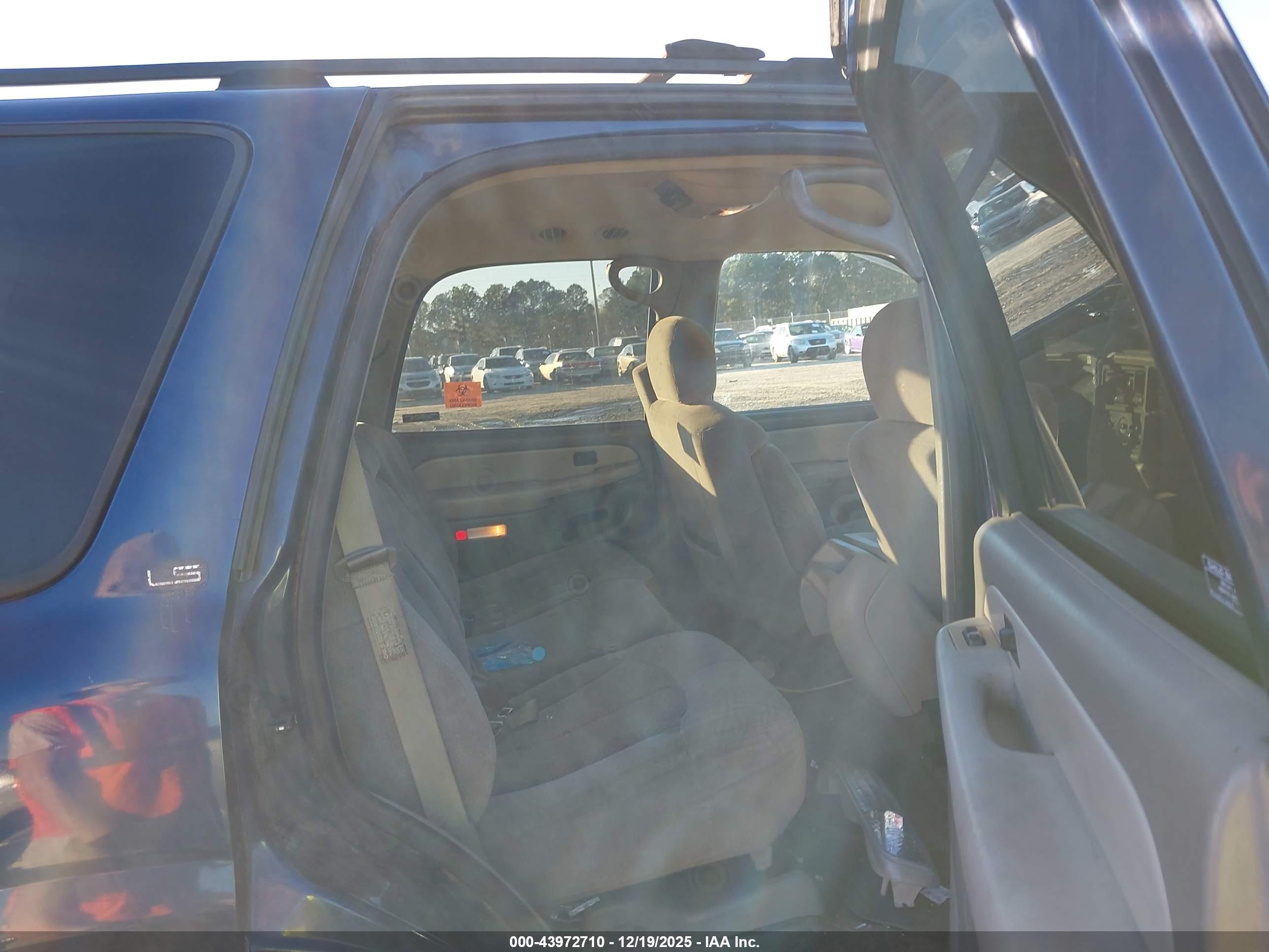 CHEVROLET TAHOE image 8