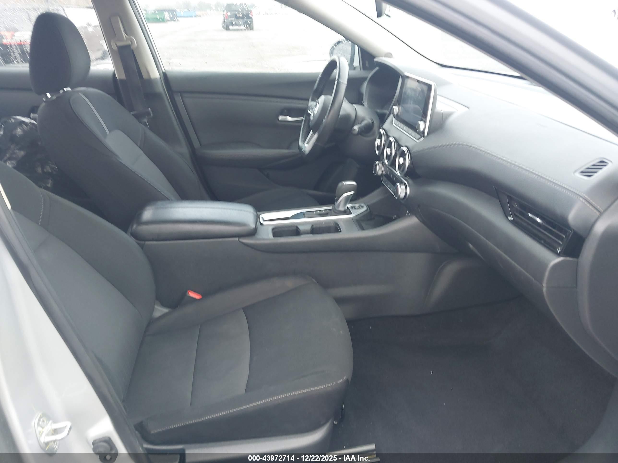 NISSAN SENTRA image 5