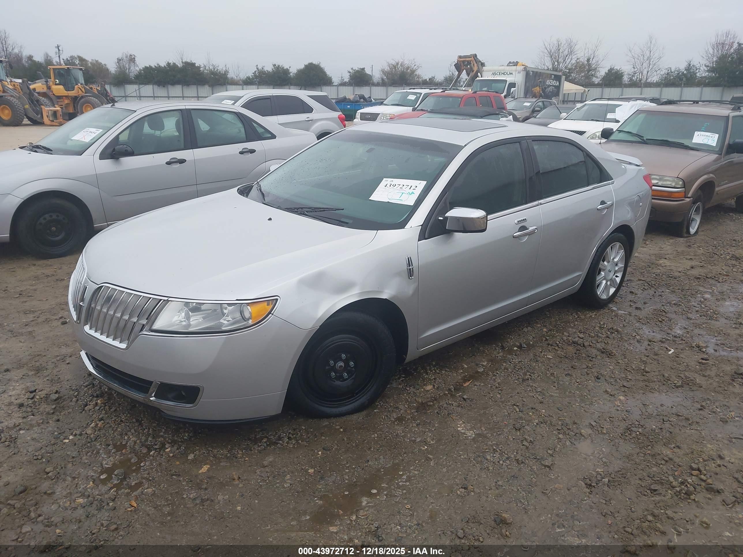 LINCOLN MKZ image 2