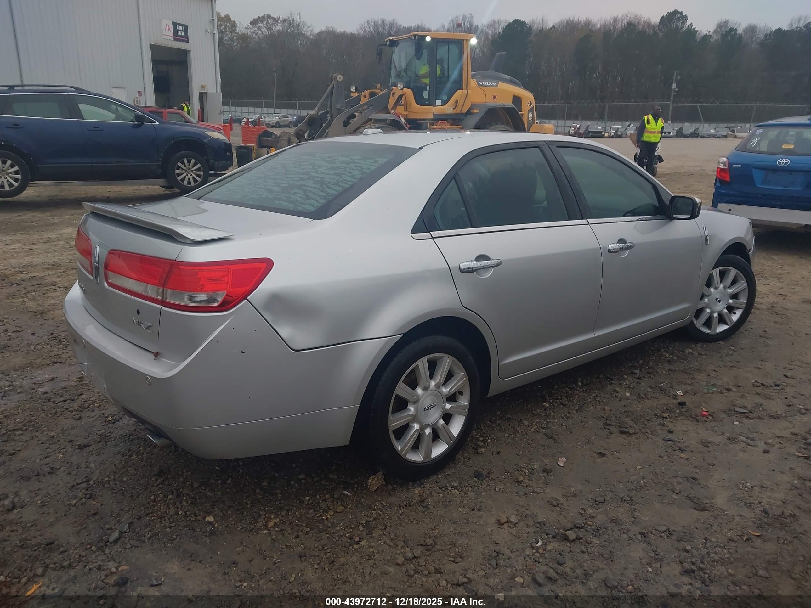LINCOLN MKZ image 4