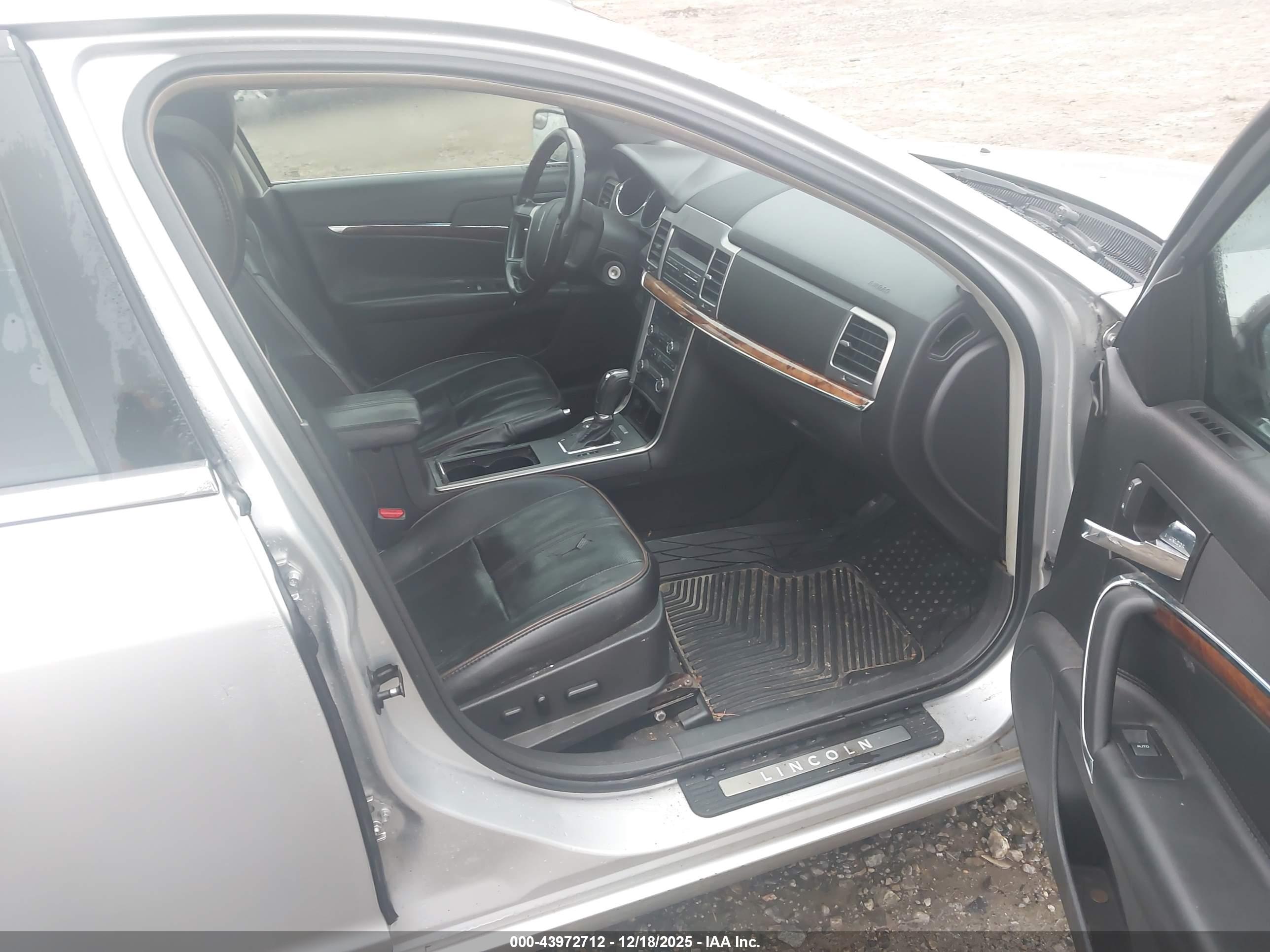 LINCOLN MKZ image 5