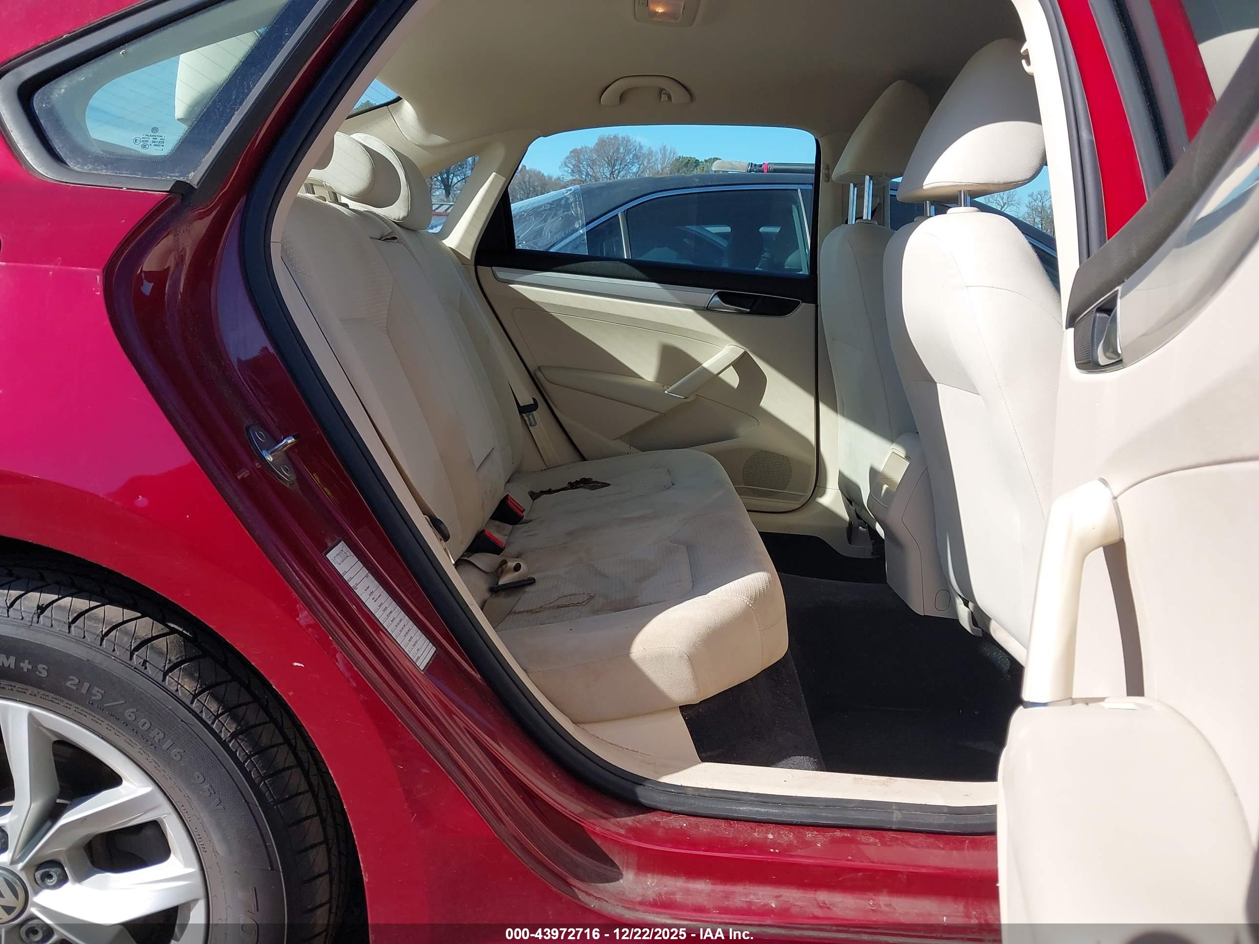 VOLKSWAGEN PASSAT image 8