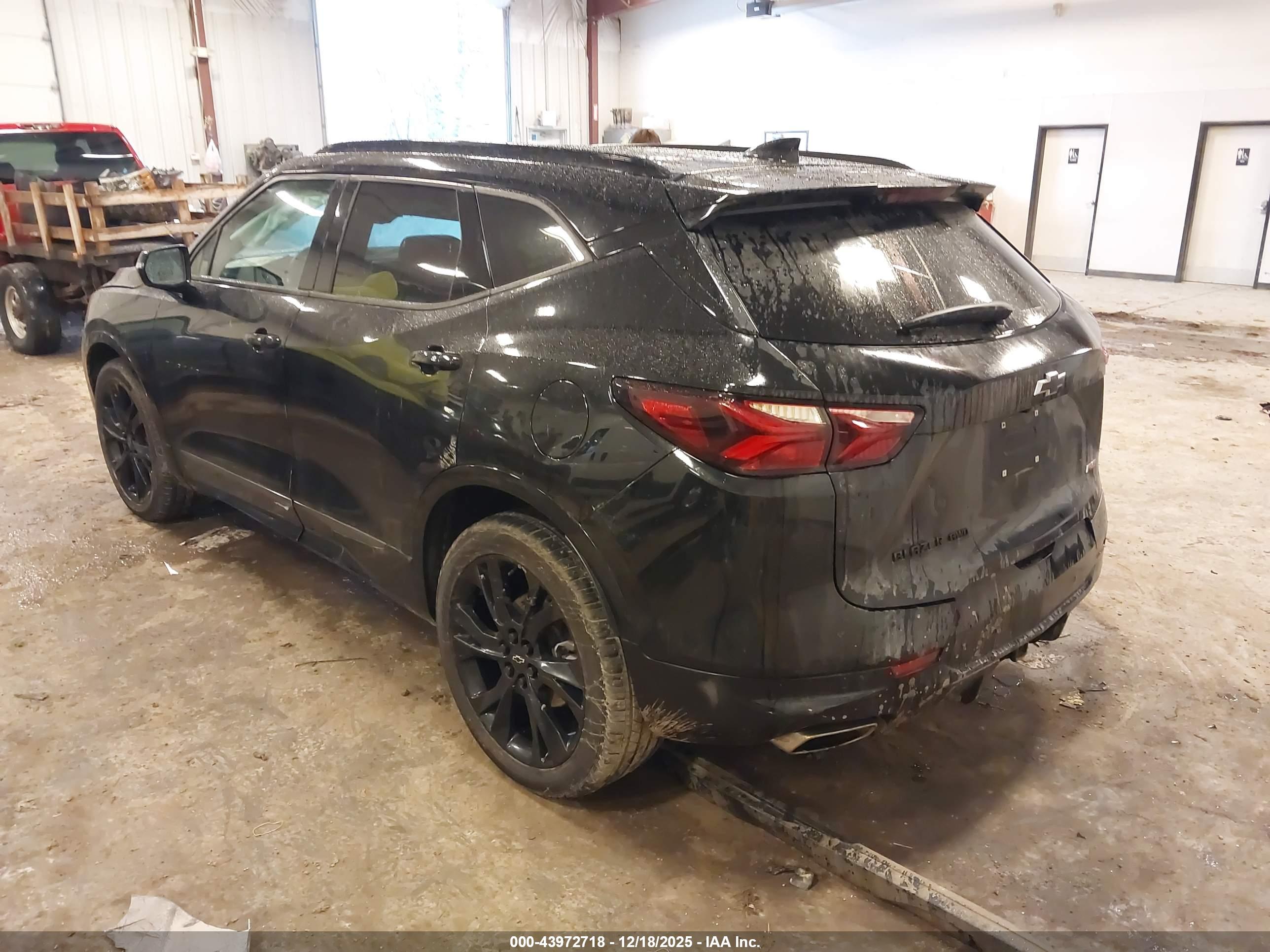 CHEVROLET BLAZER image 3