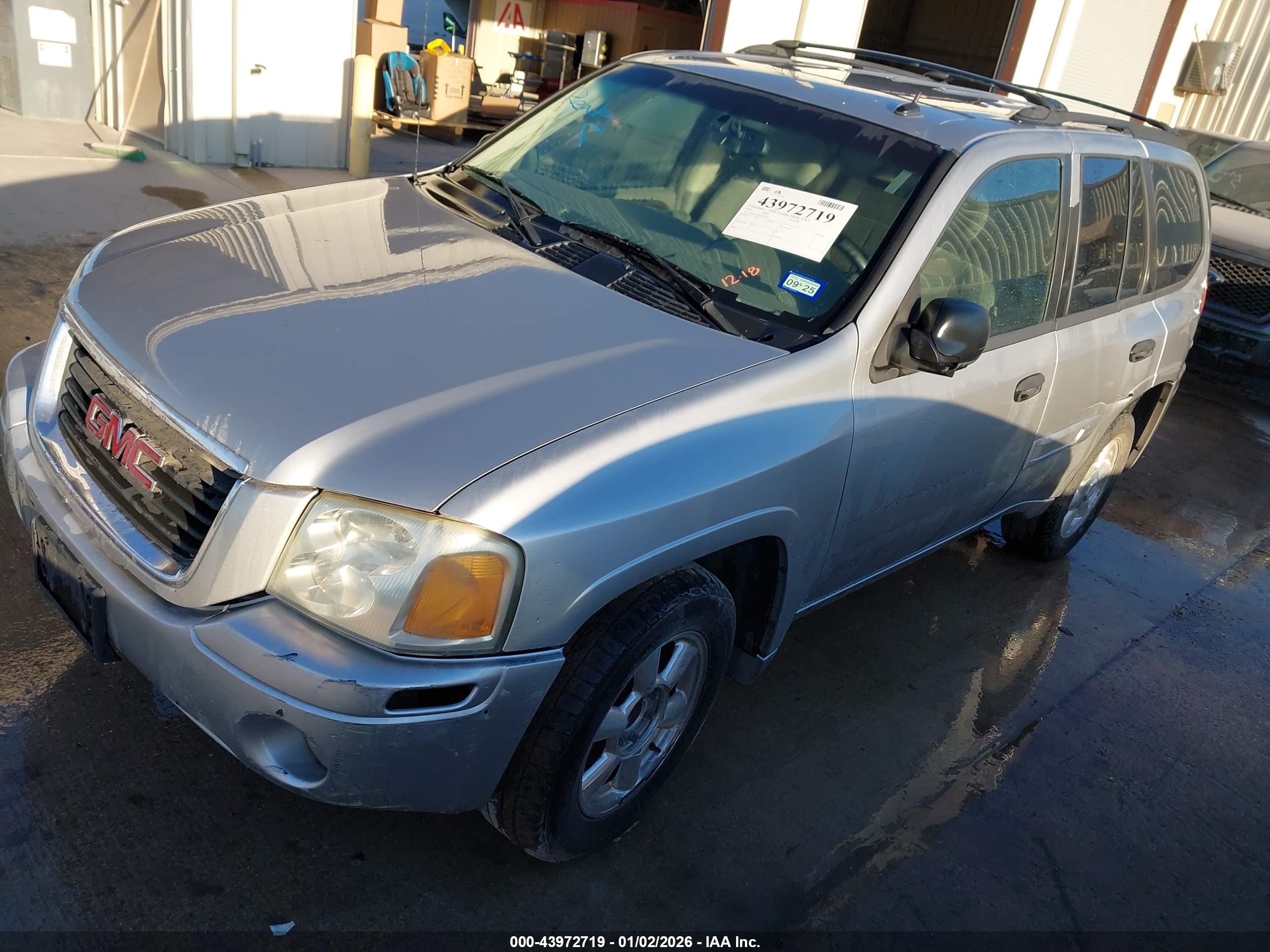 GMC ENVOY image 2