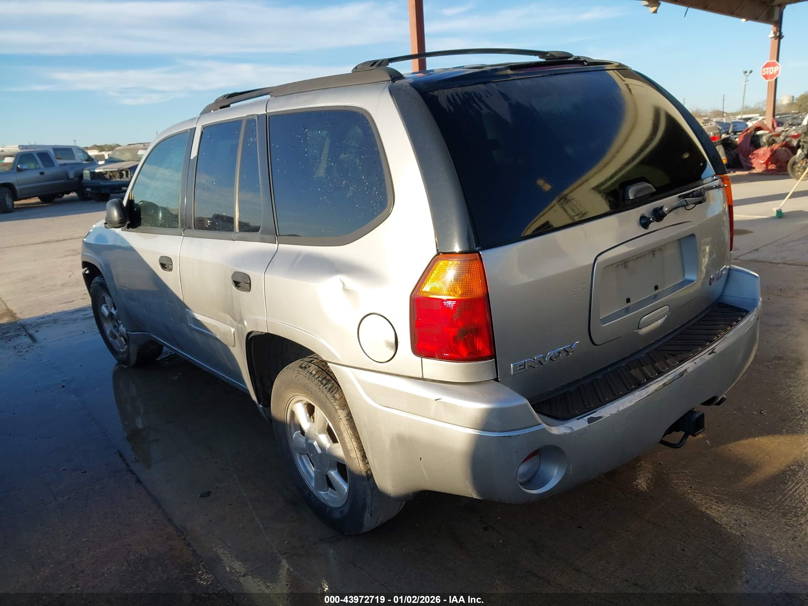 GMC ENVOY image 3