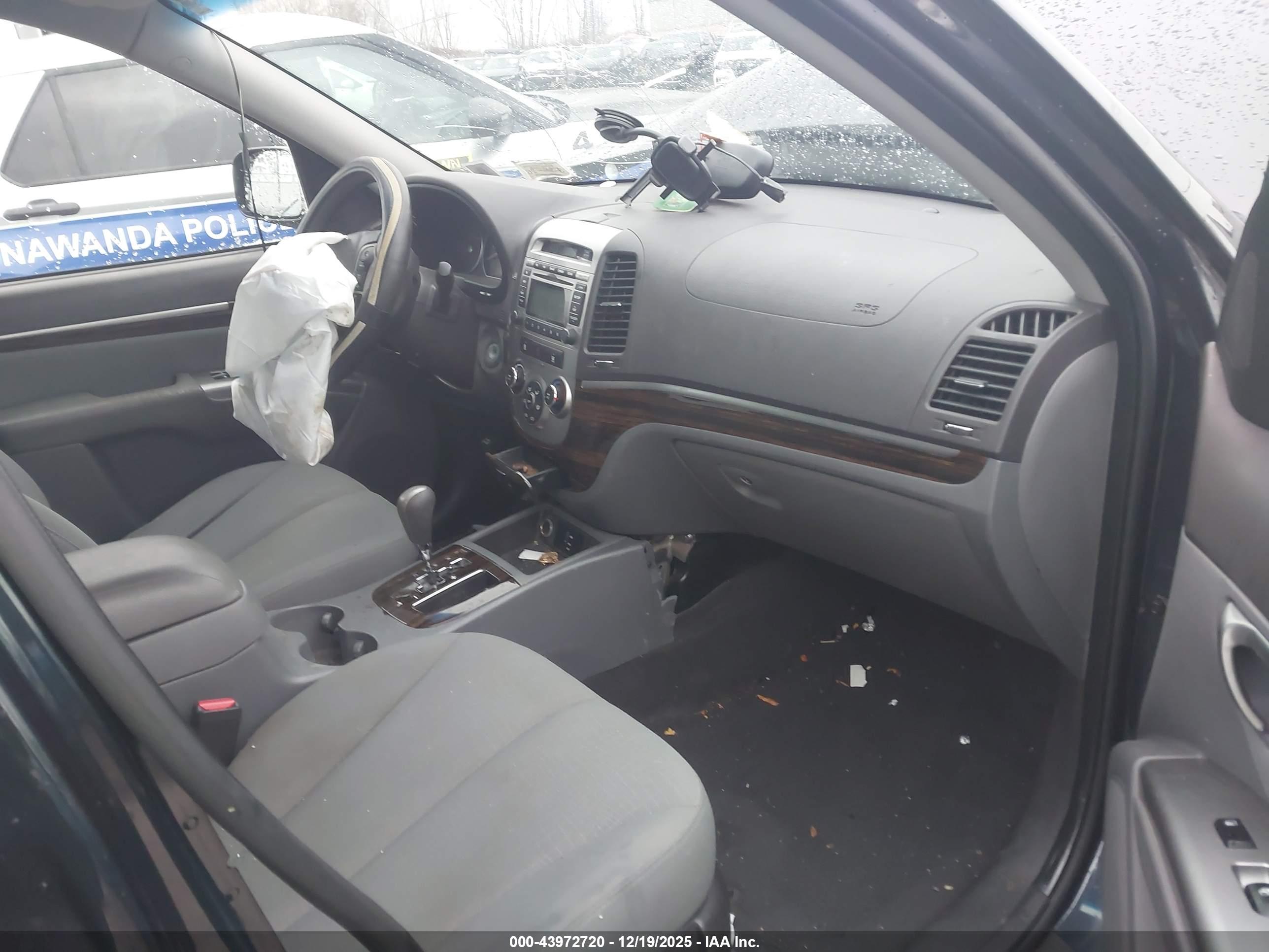 HYUNDAI SANTA image 5