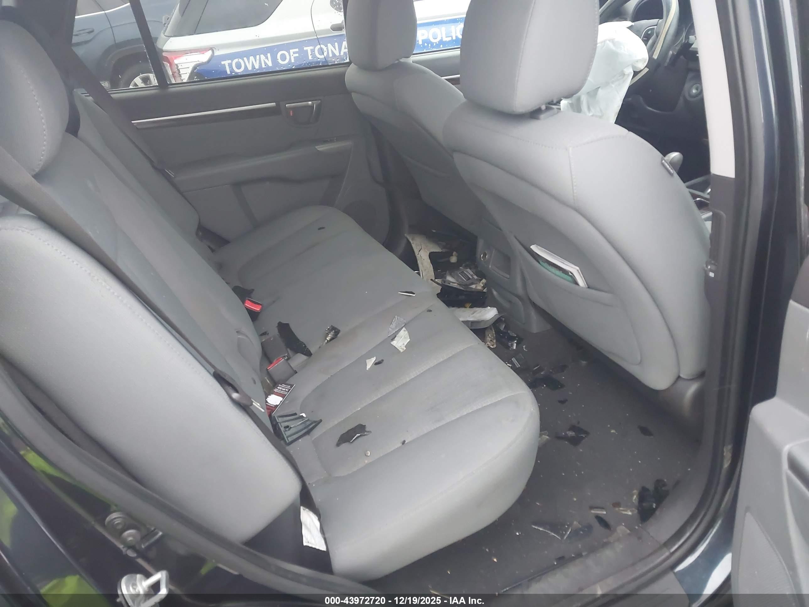 HYUNDAI SANTA image 8