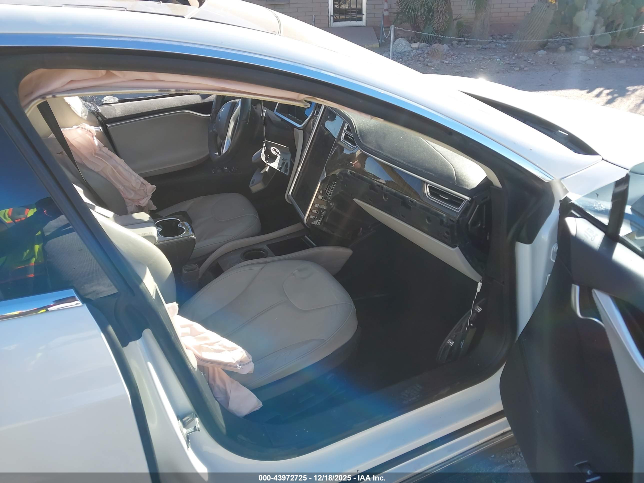 TESLA MODEL image 5