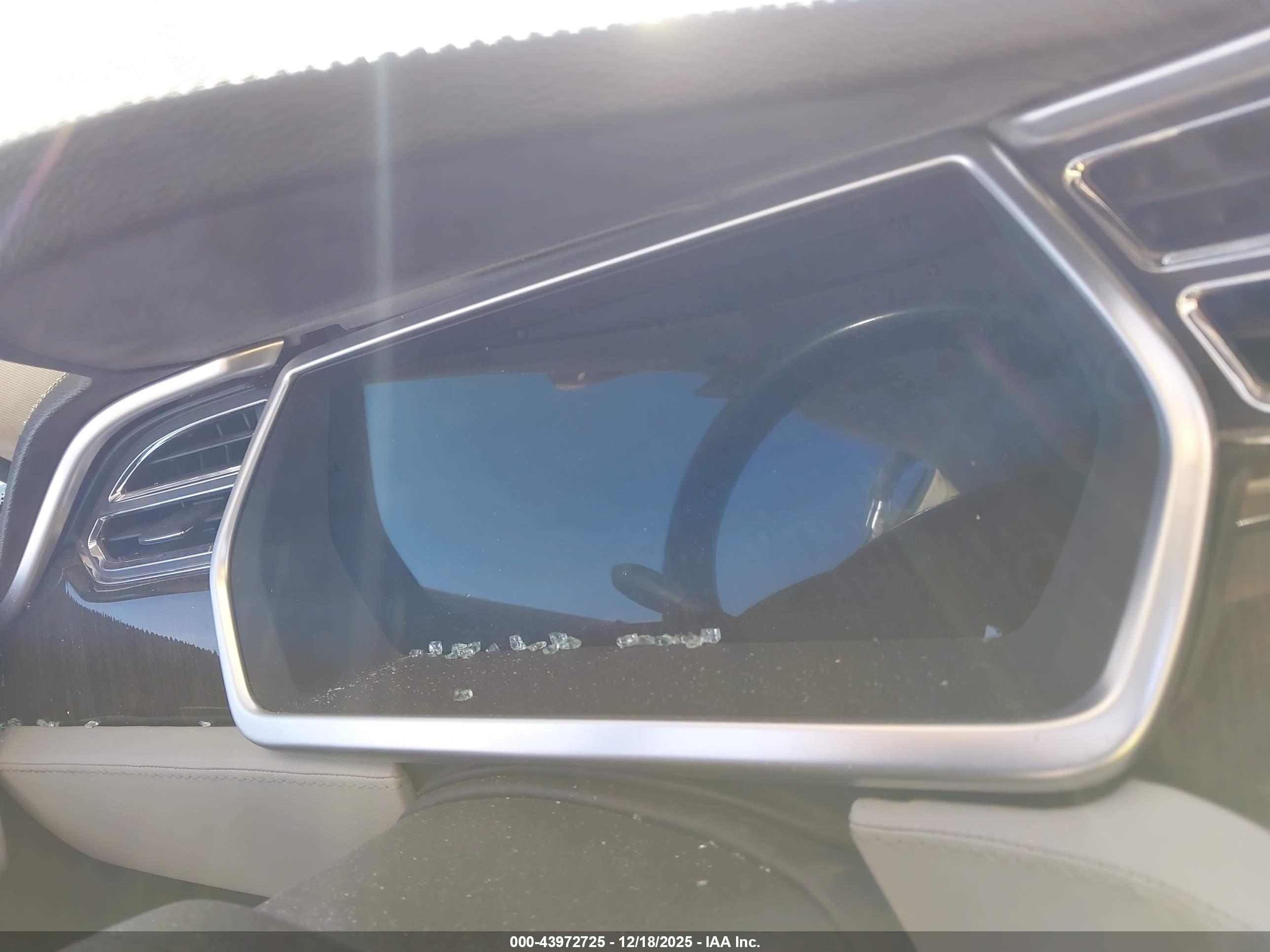 TESLA MODEL image 7