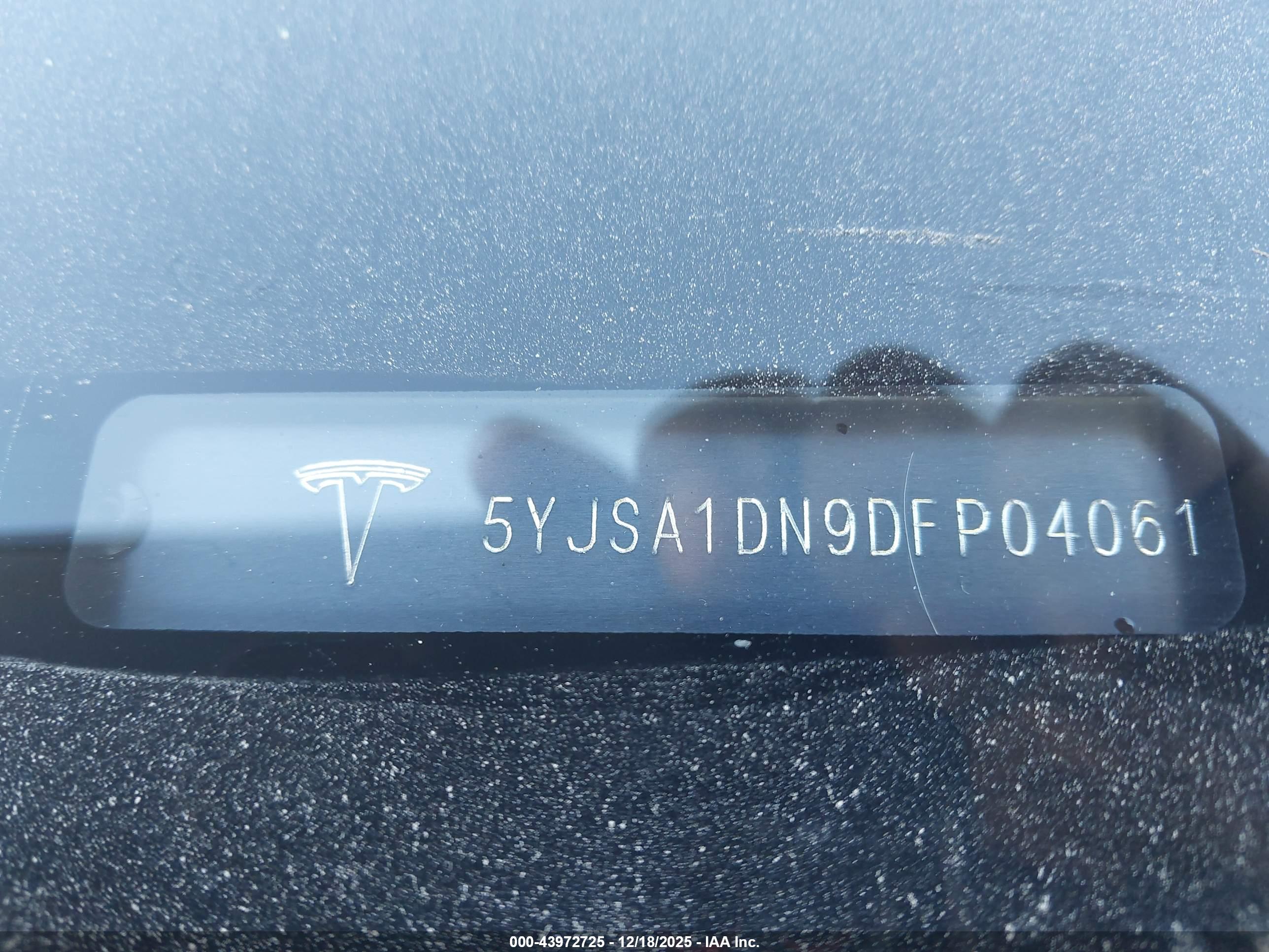 TESLA MODEL image 9
