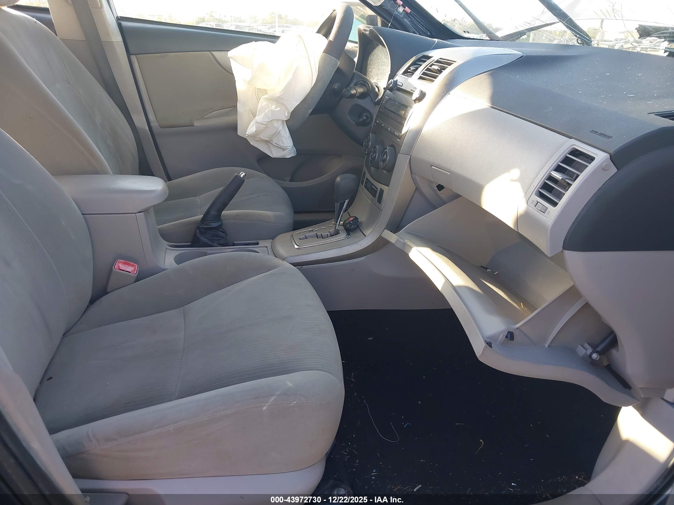 TOYOTA COROLLA image 5