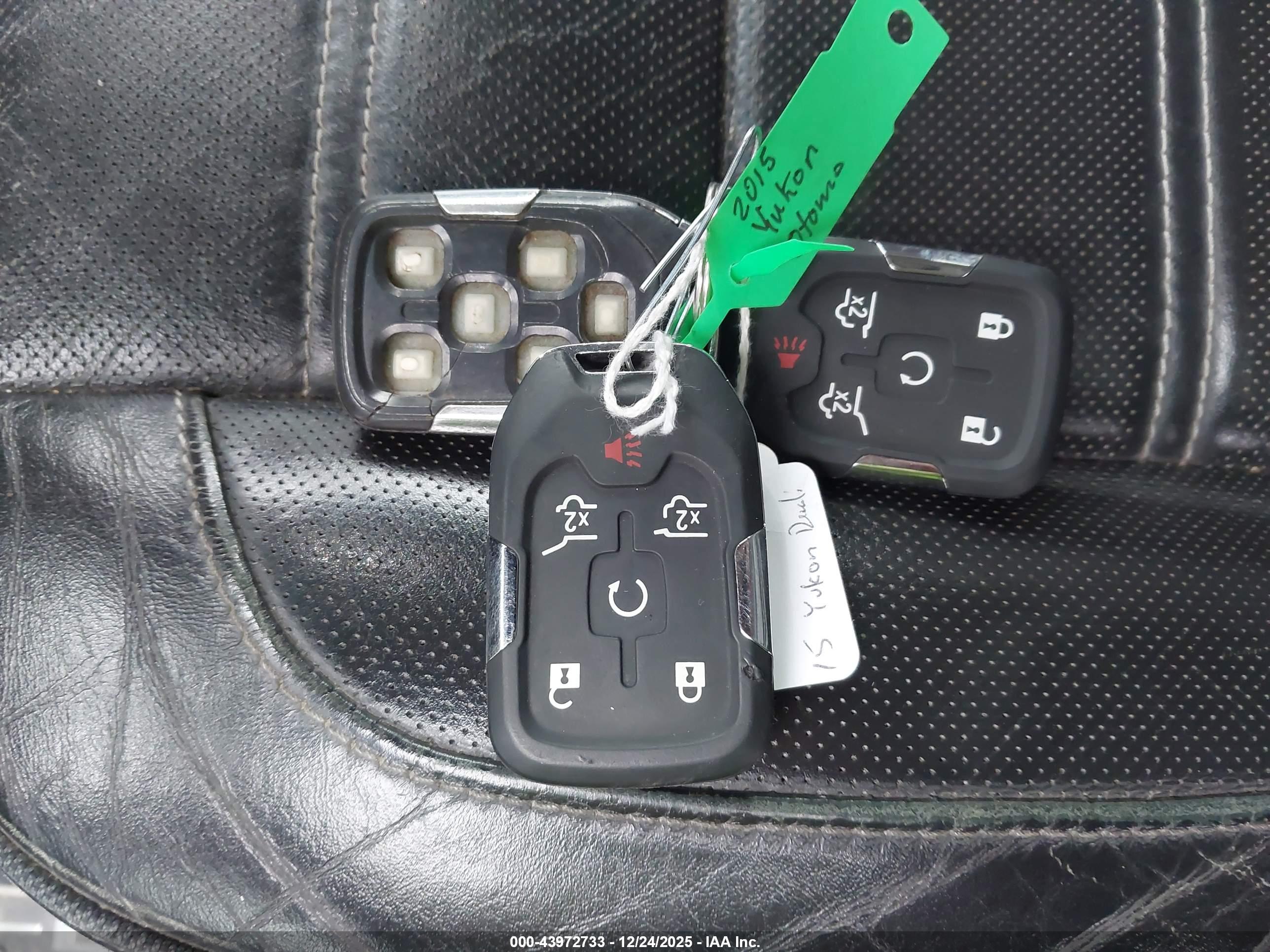GMC YUKON image 11