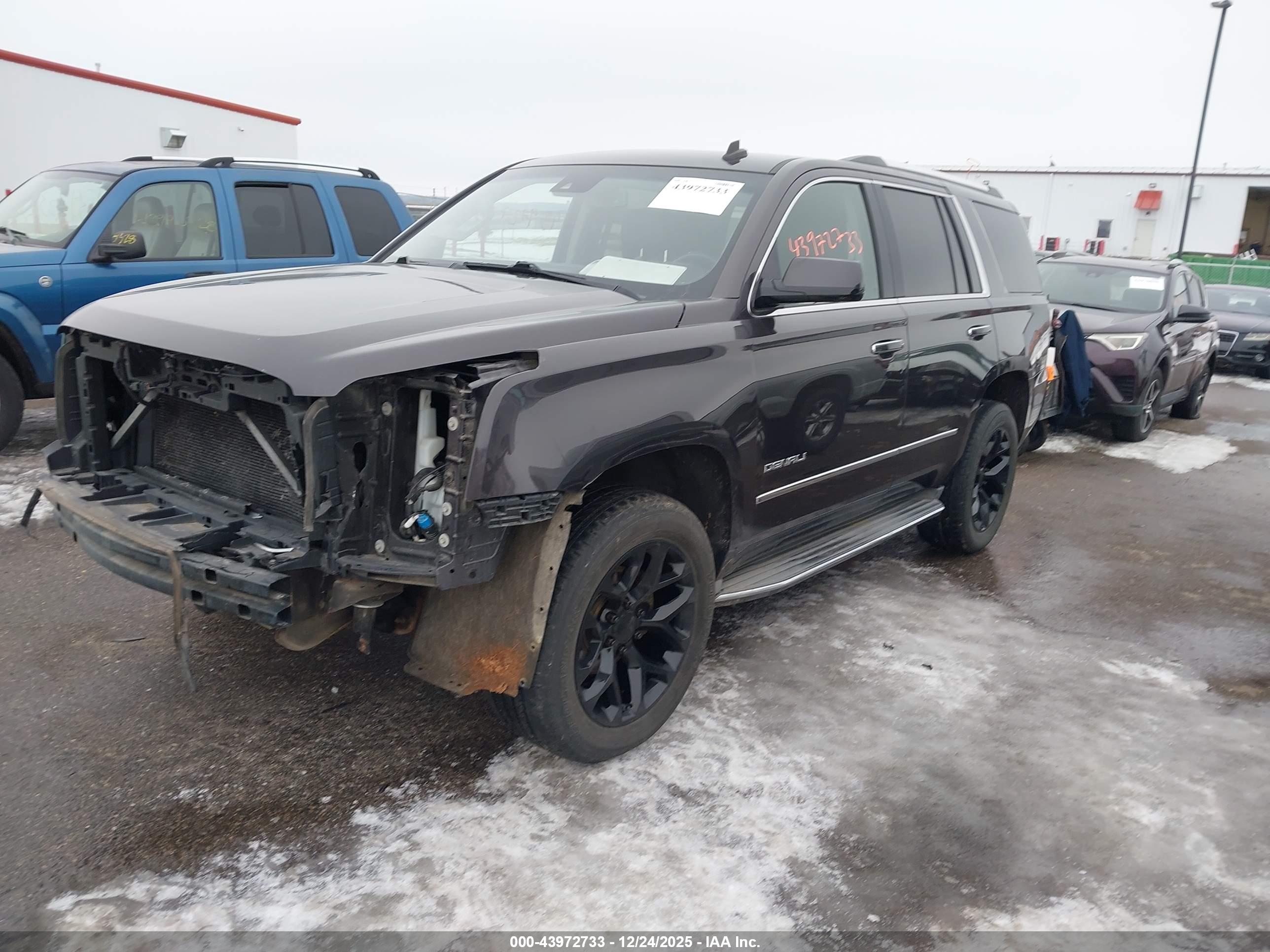 GMC YUKON image 2