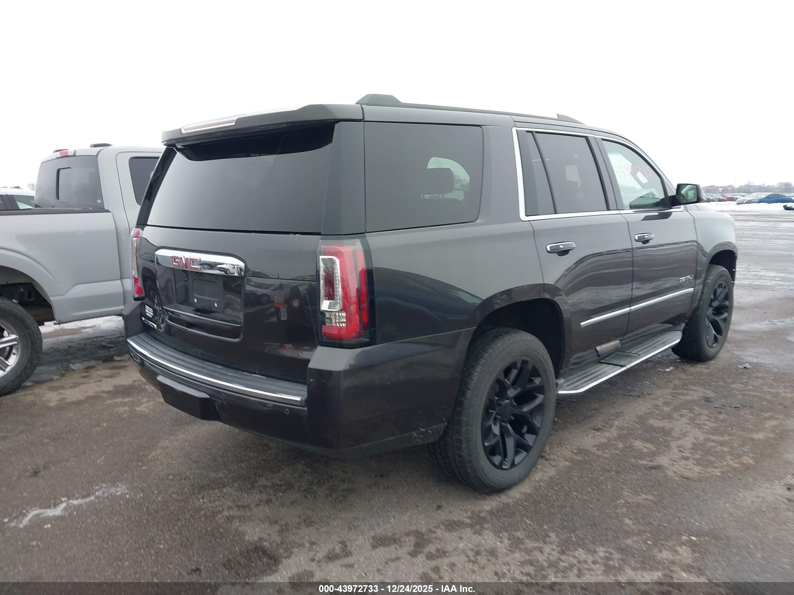 GMC YUKON image 4