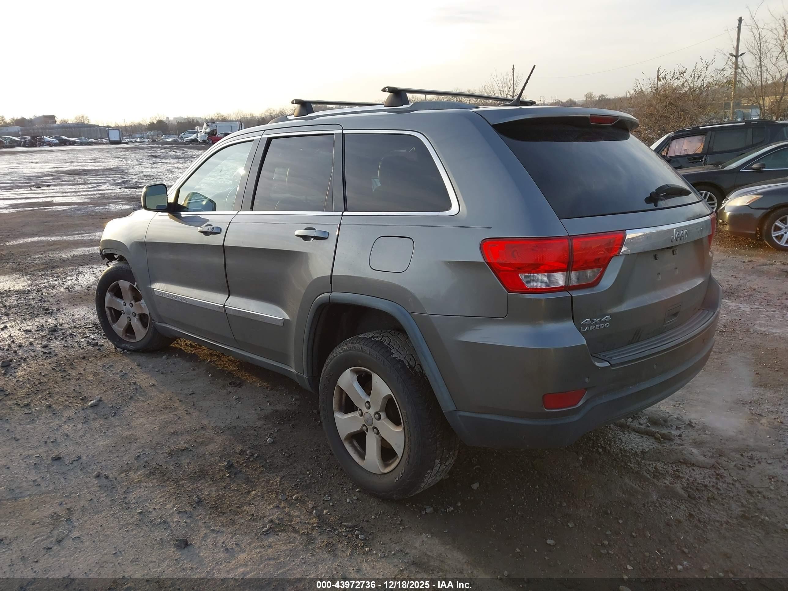 JEEP GRAND image 3