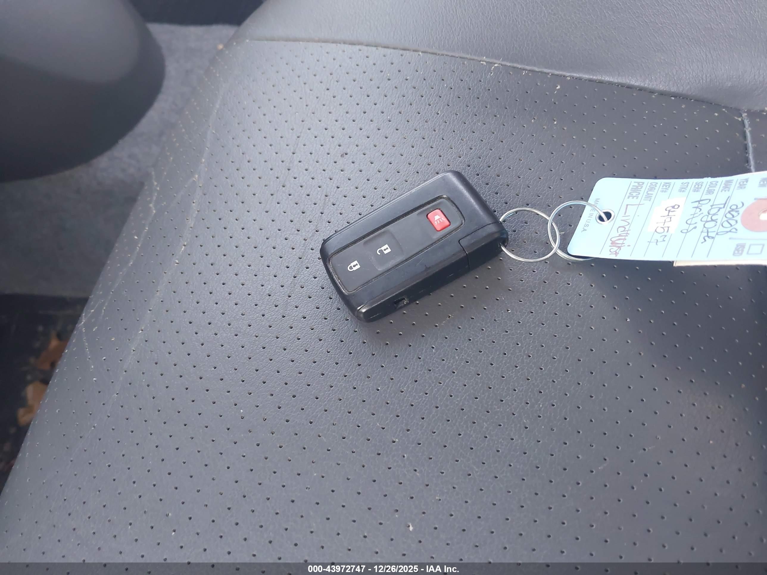 TOYOTA PRIUS image 11