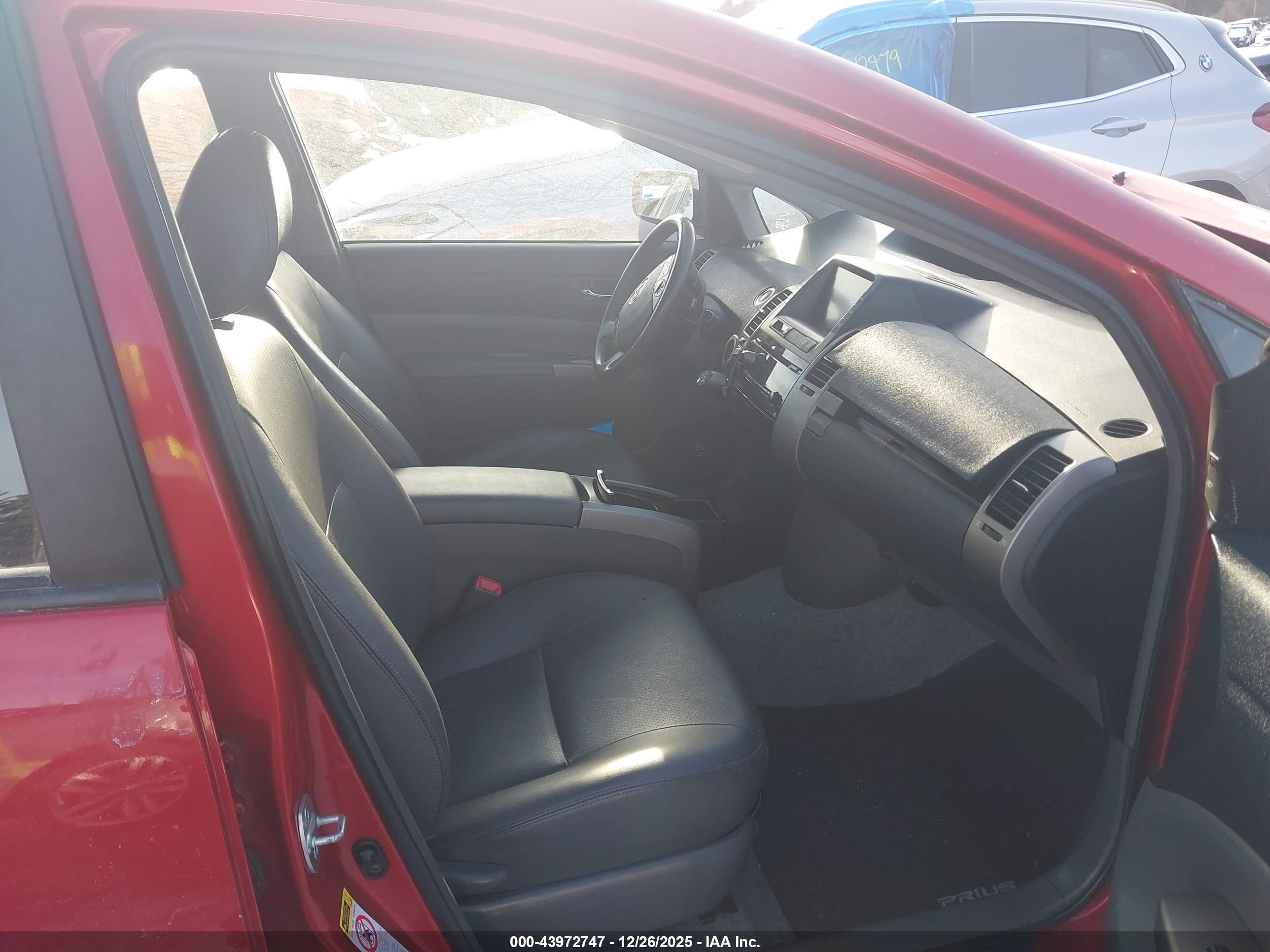 TOYOTA PRIUS image 5