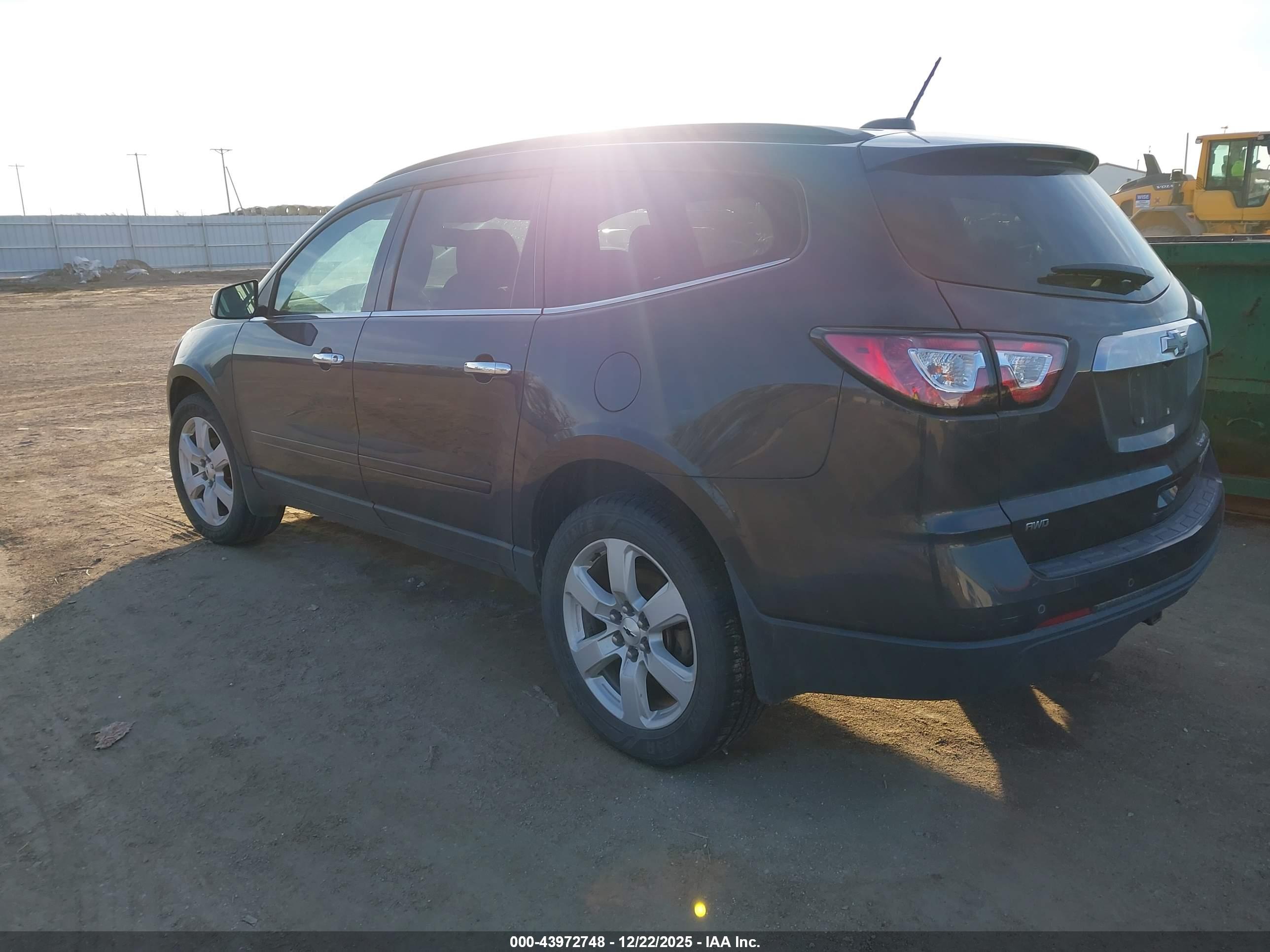 CHEVROLET TRAVERSE image 3