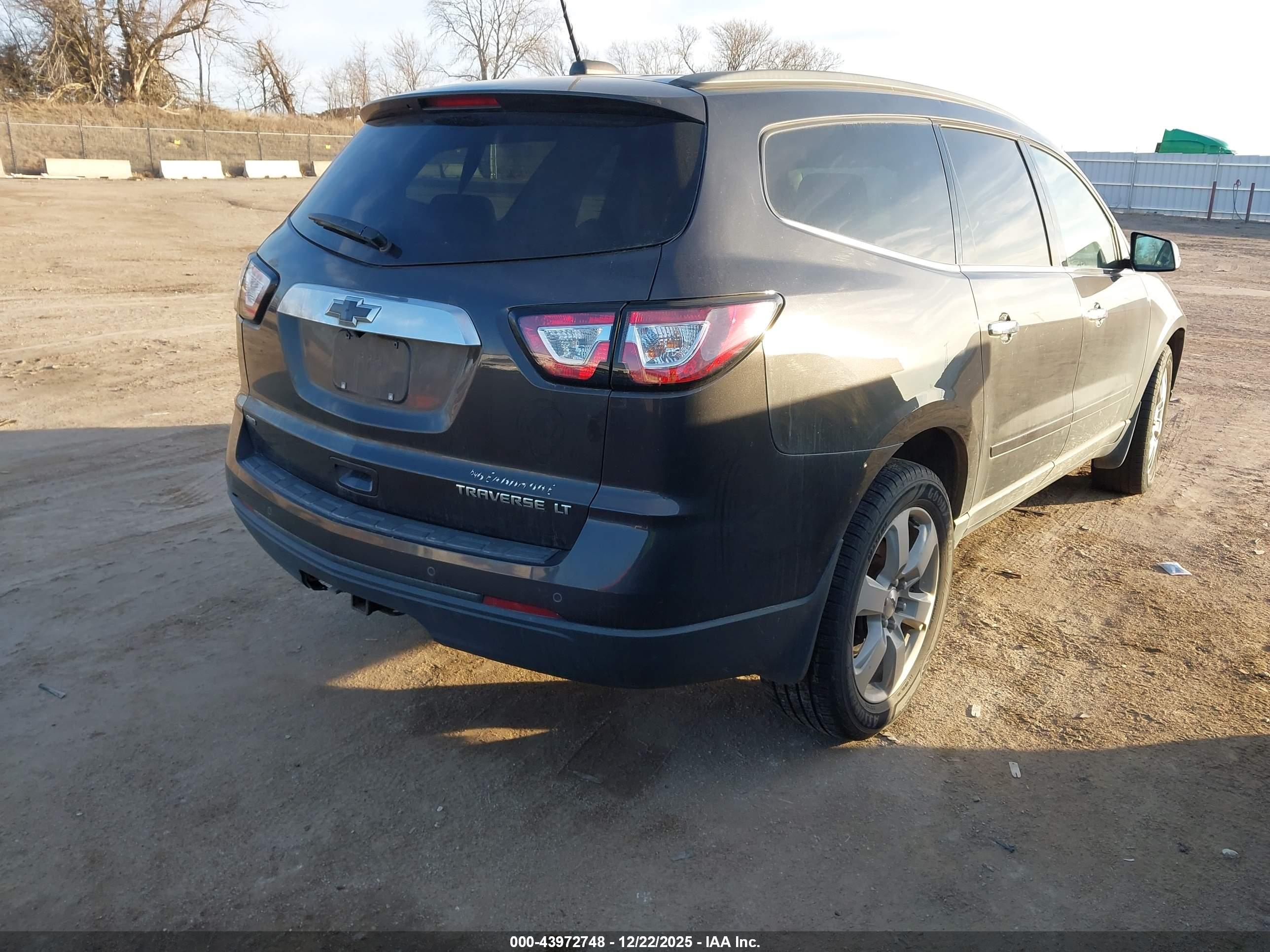CHEVROLET TRAVERSE image 4