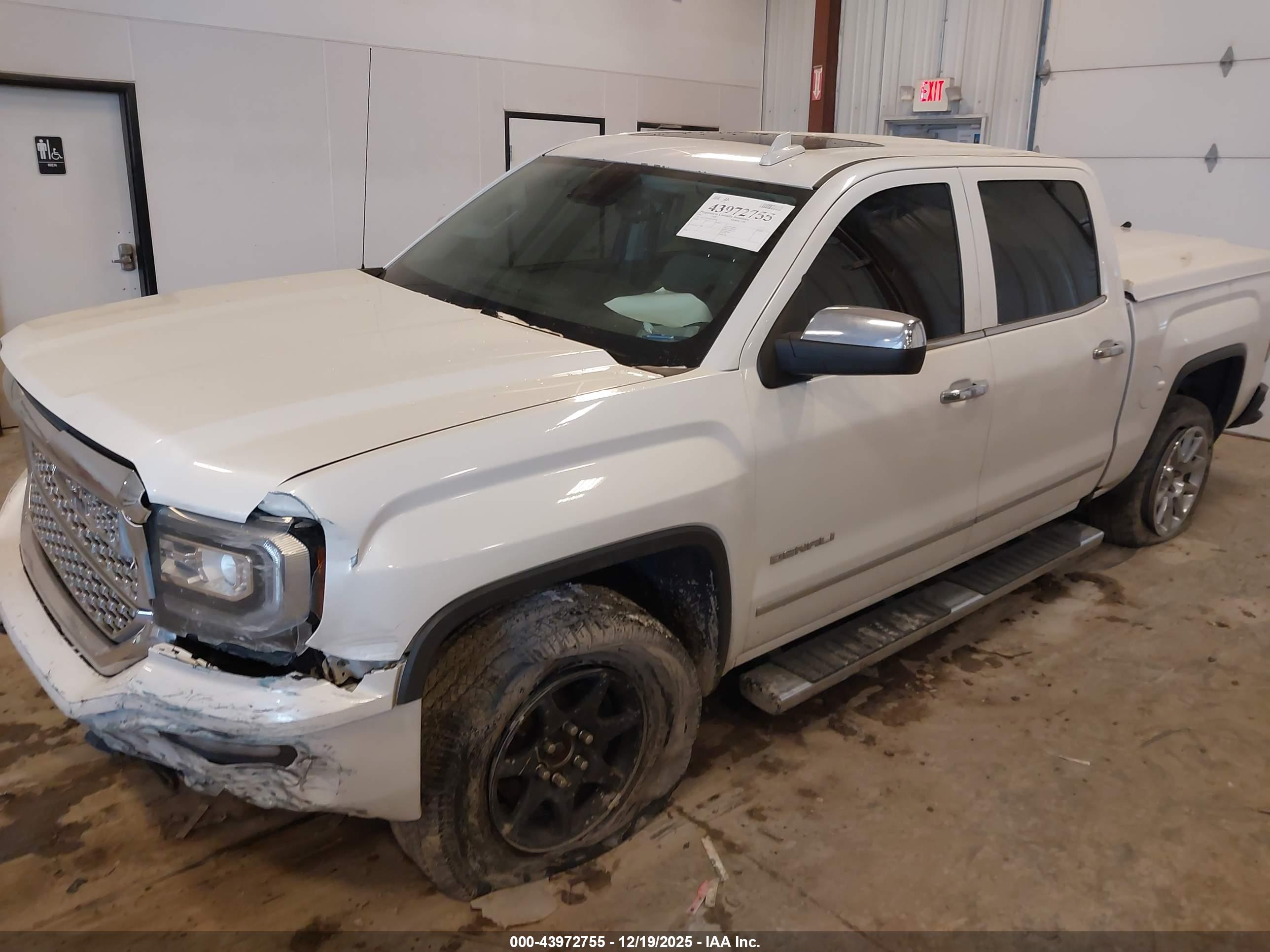 GMC SIERRA image 2