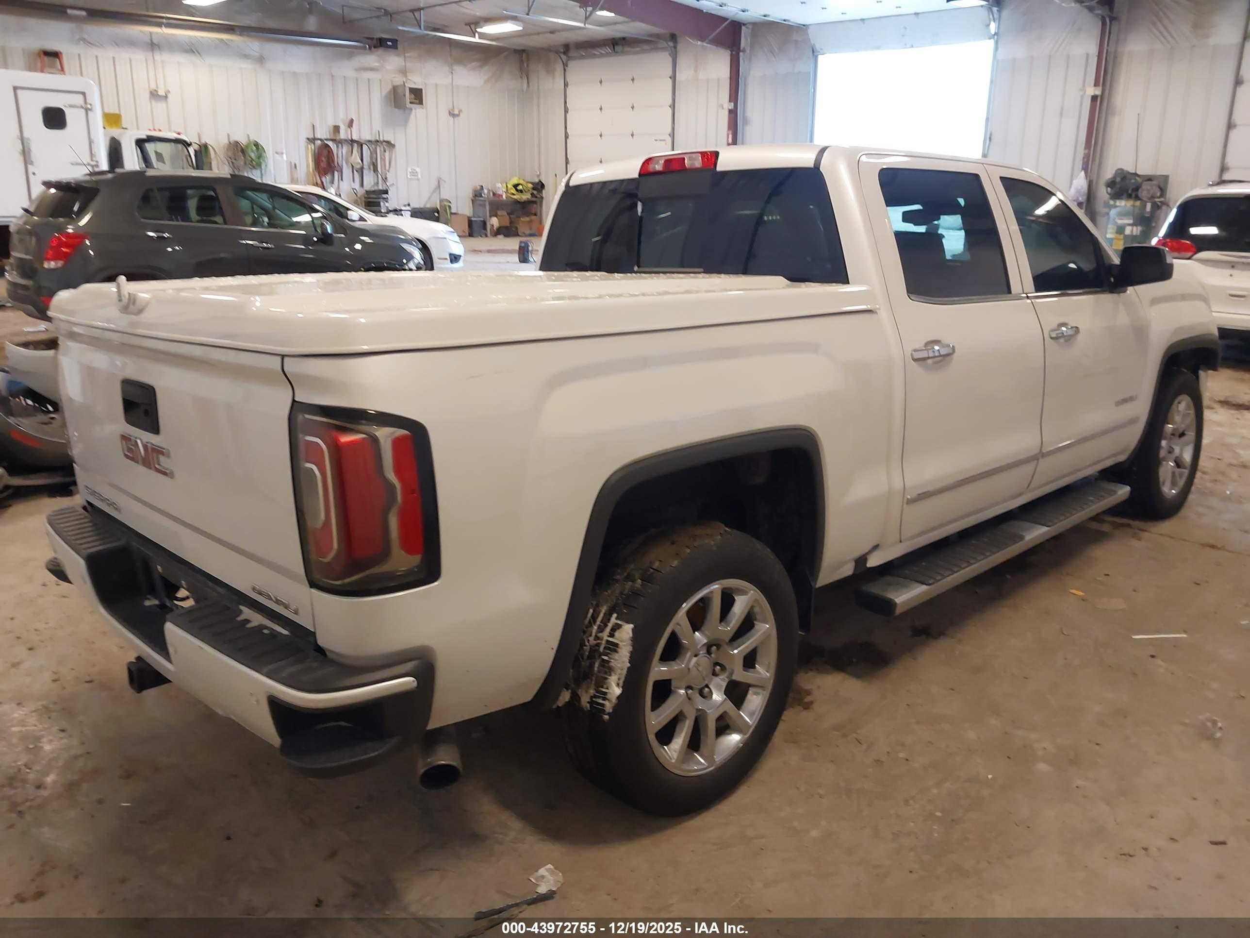 GMC SIERRA image 4
