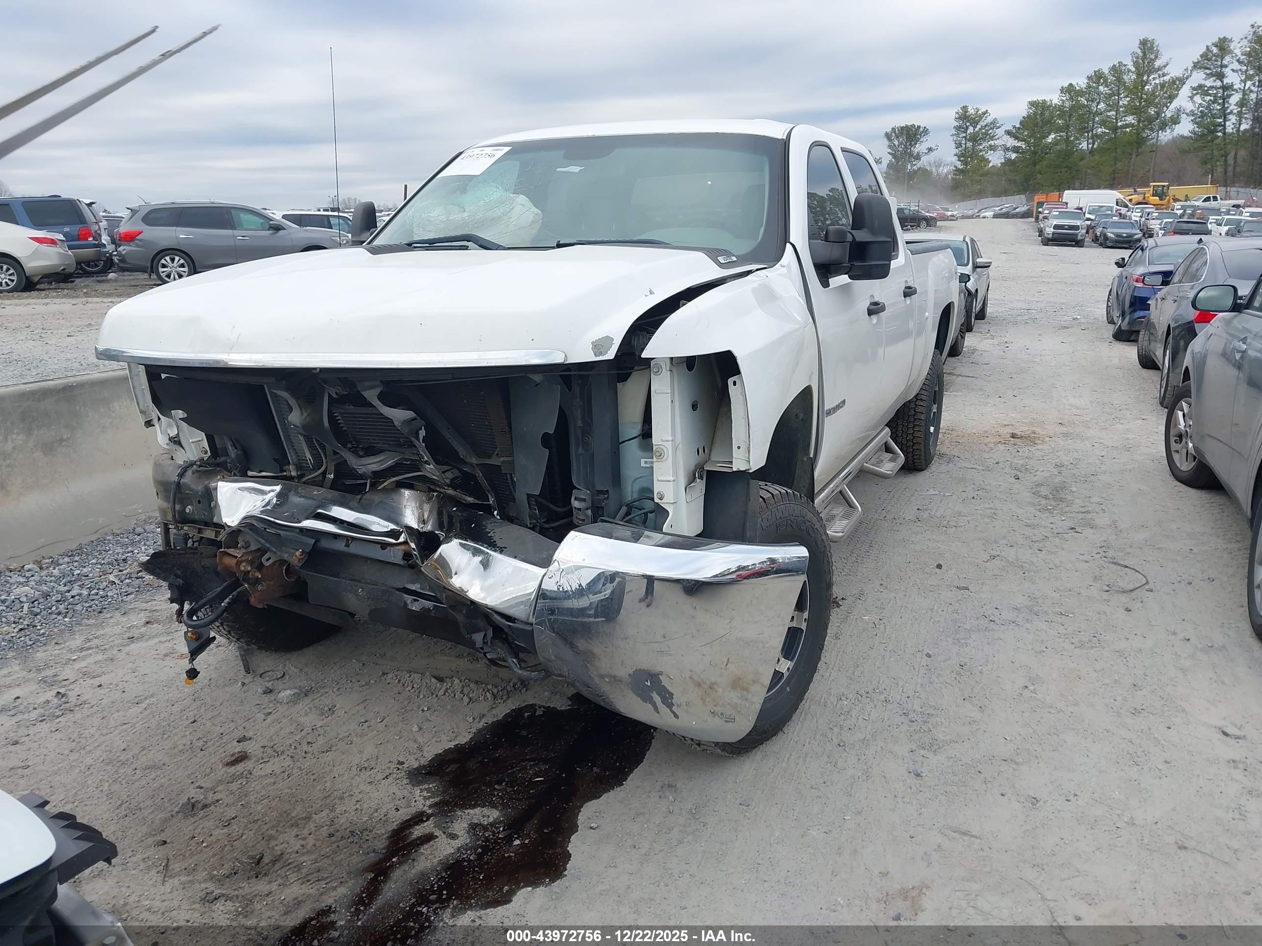 CHEVROLET SILVERADO image 2