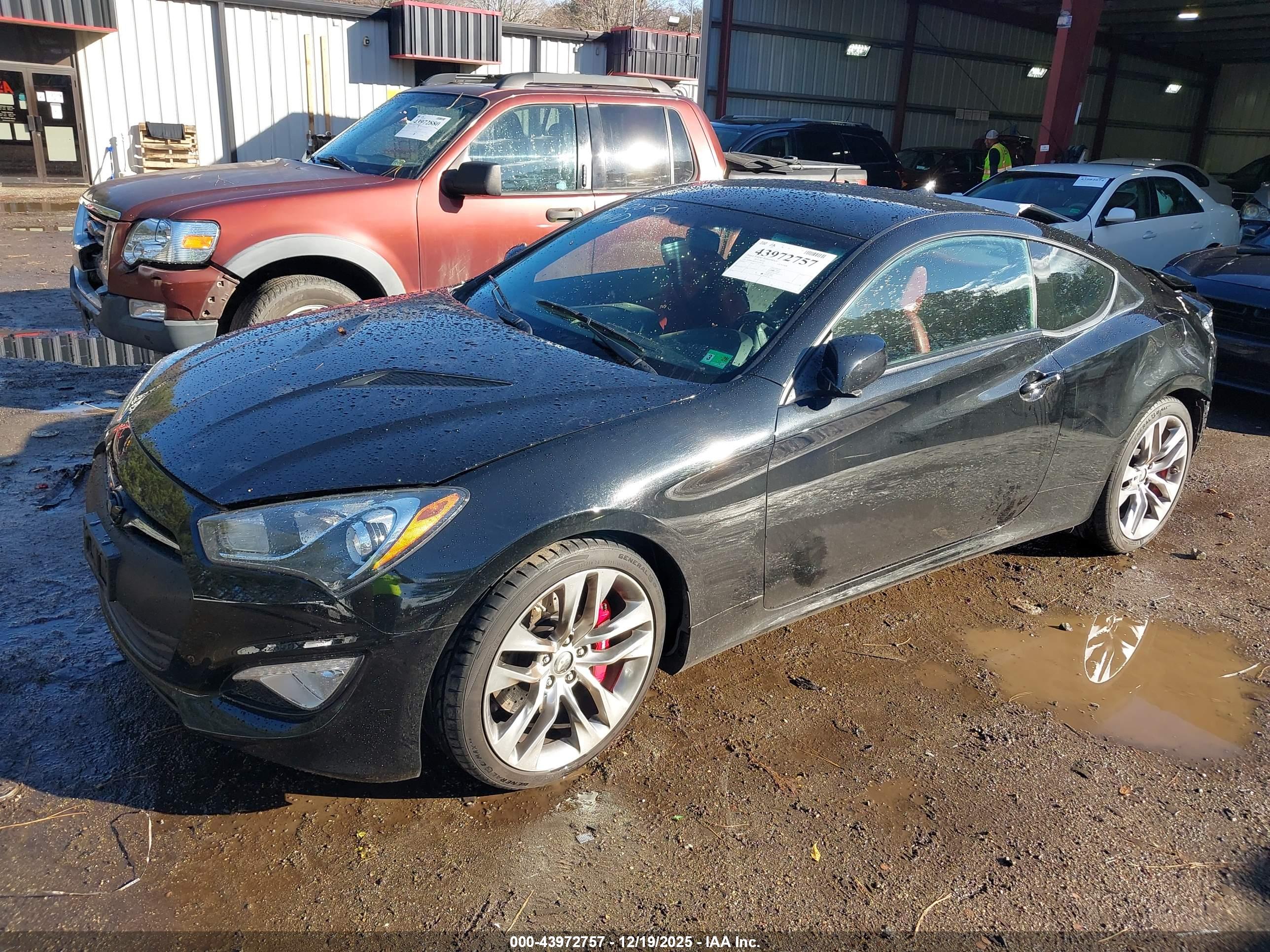HYUNDAI GENESIS image 2