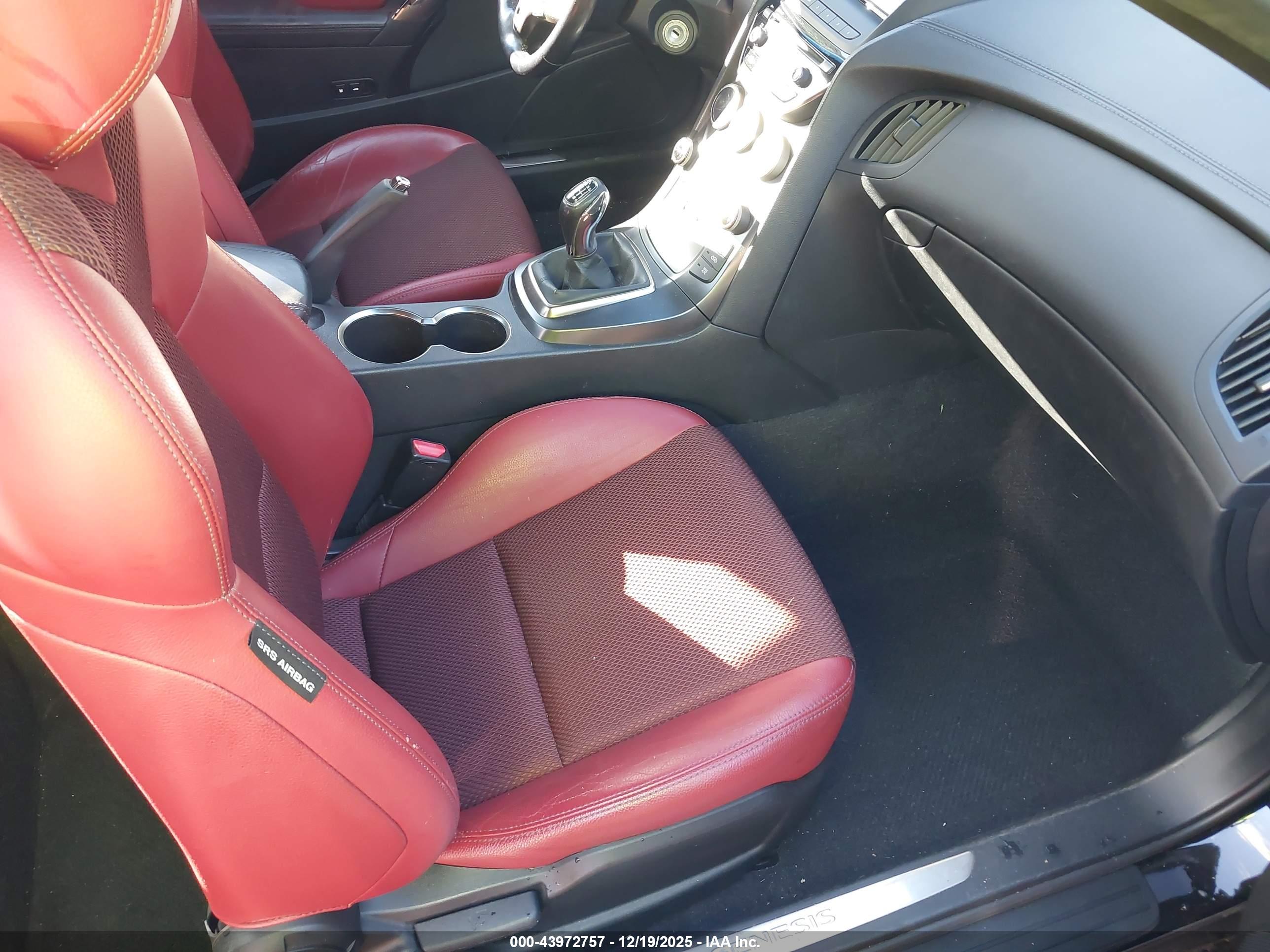 HYUNDAI GENESIS image 5