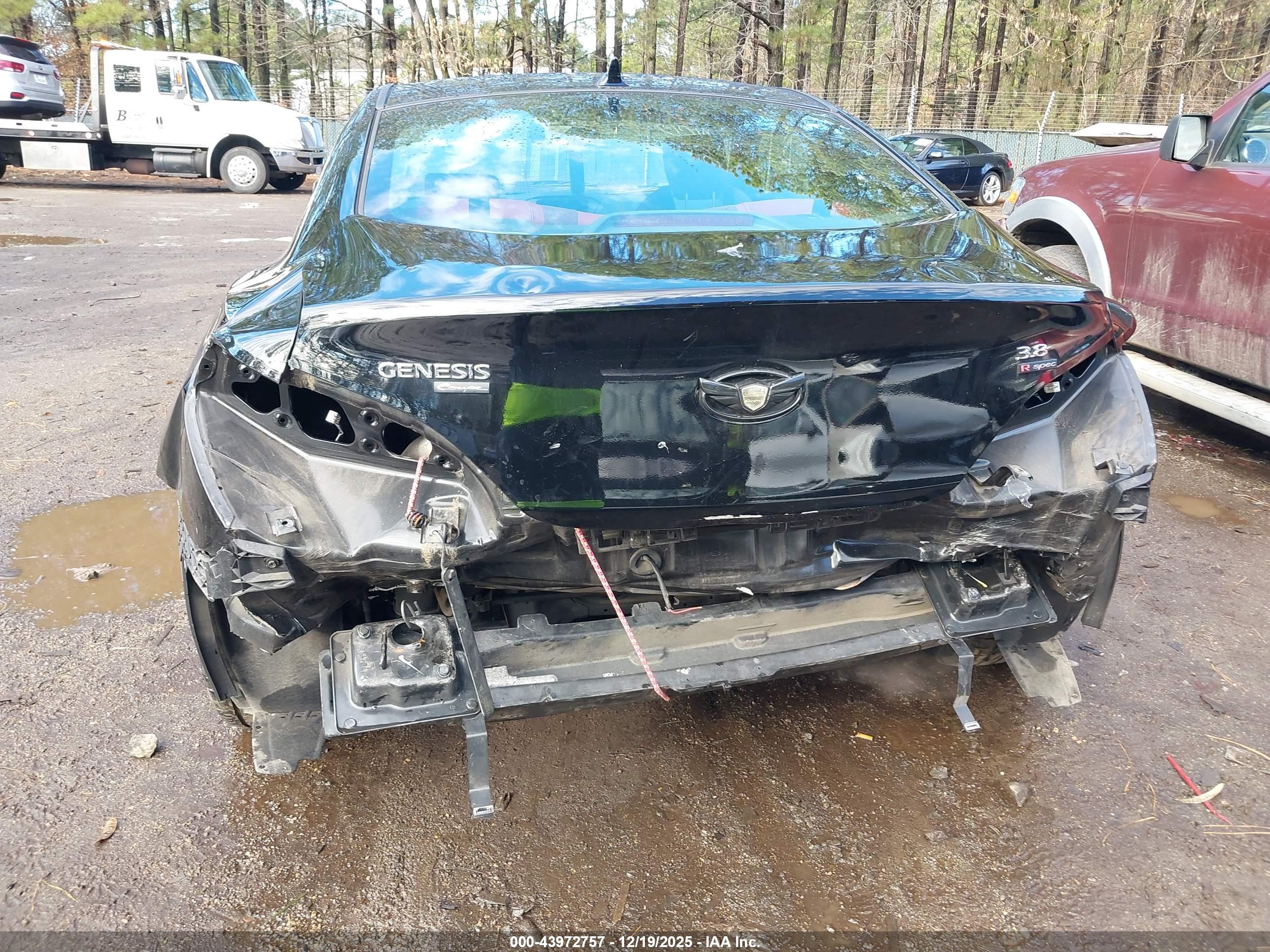 HYUNDAI GENESIS image 6