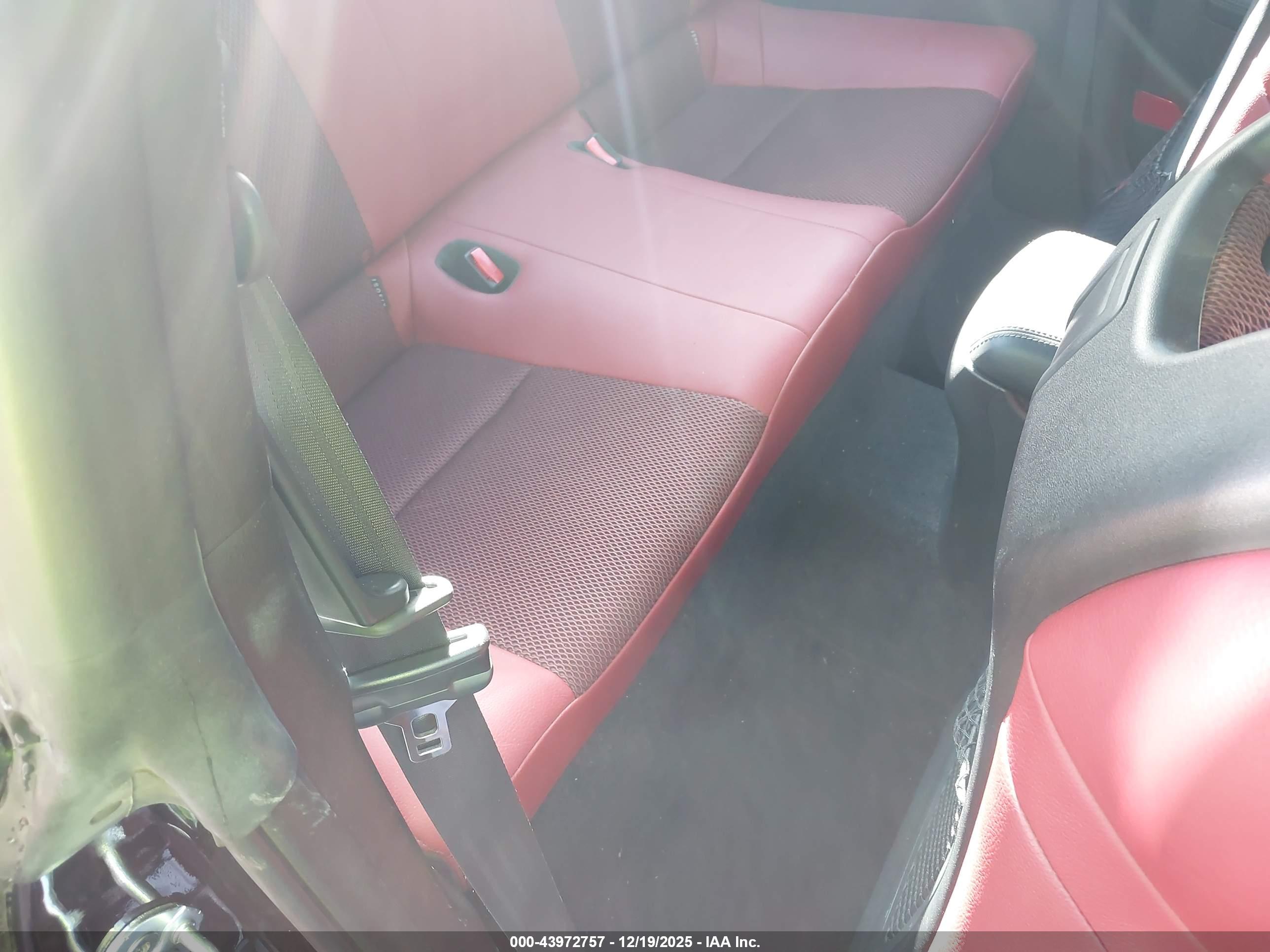 HYUNDAI GENESIS image 8