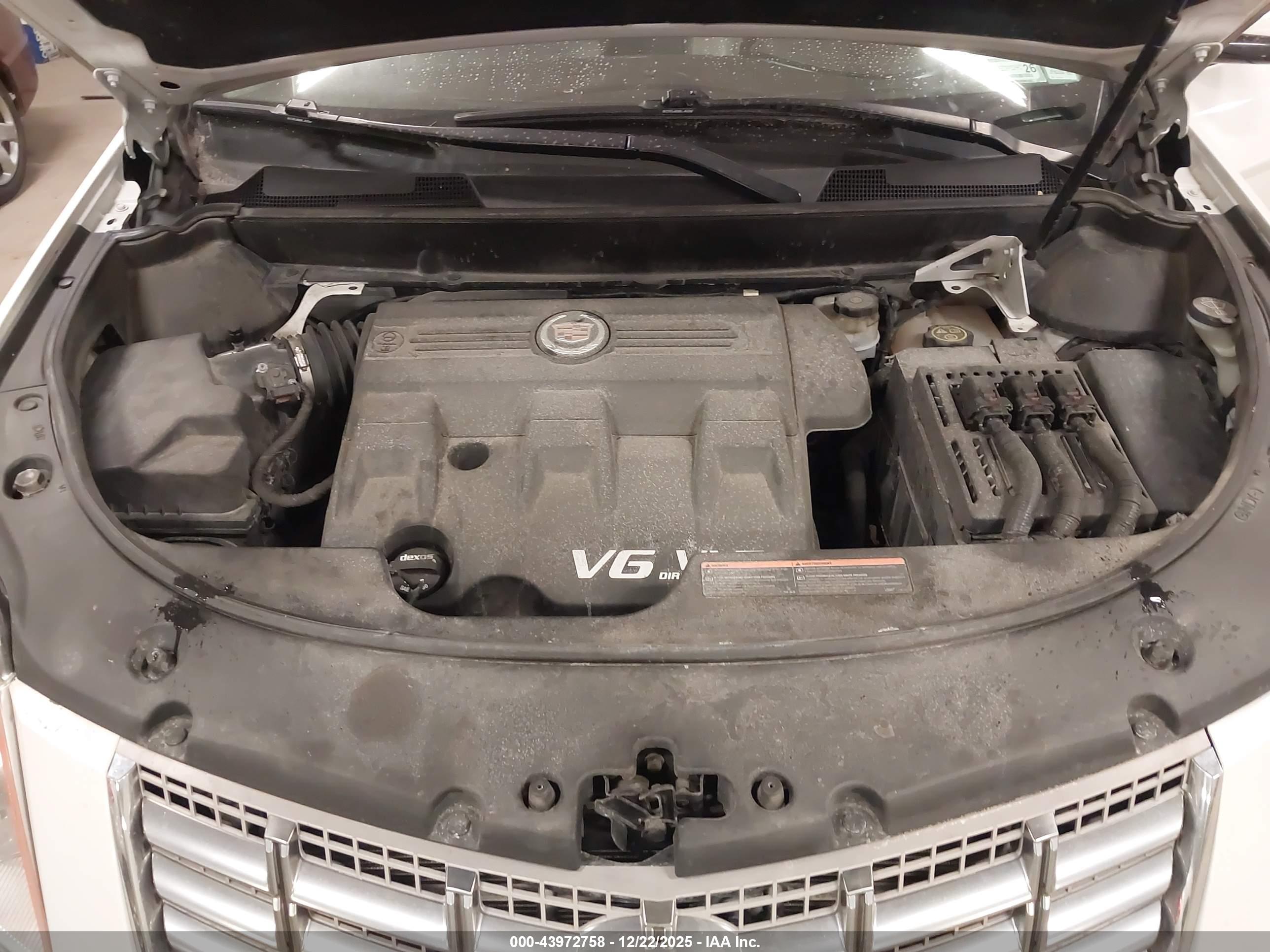 CADILLAC SRX image 10
