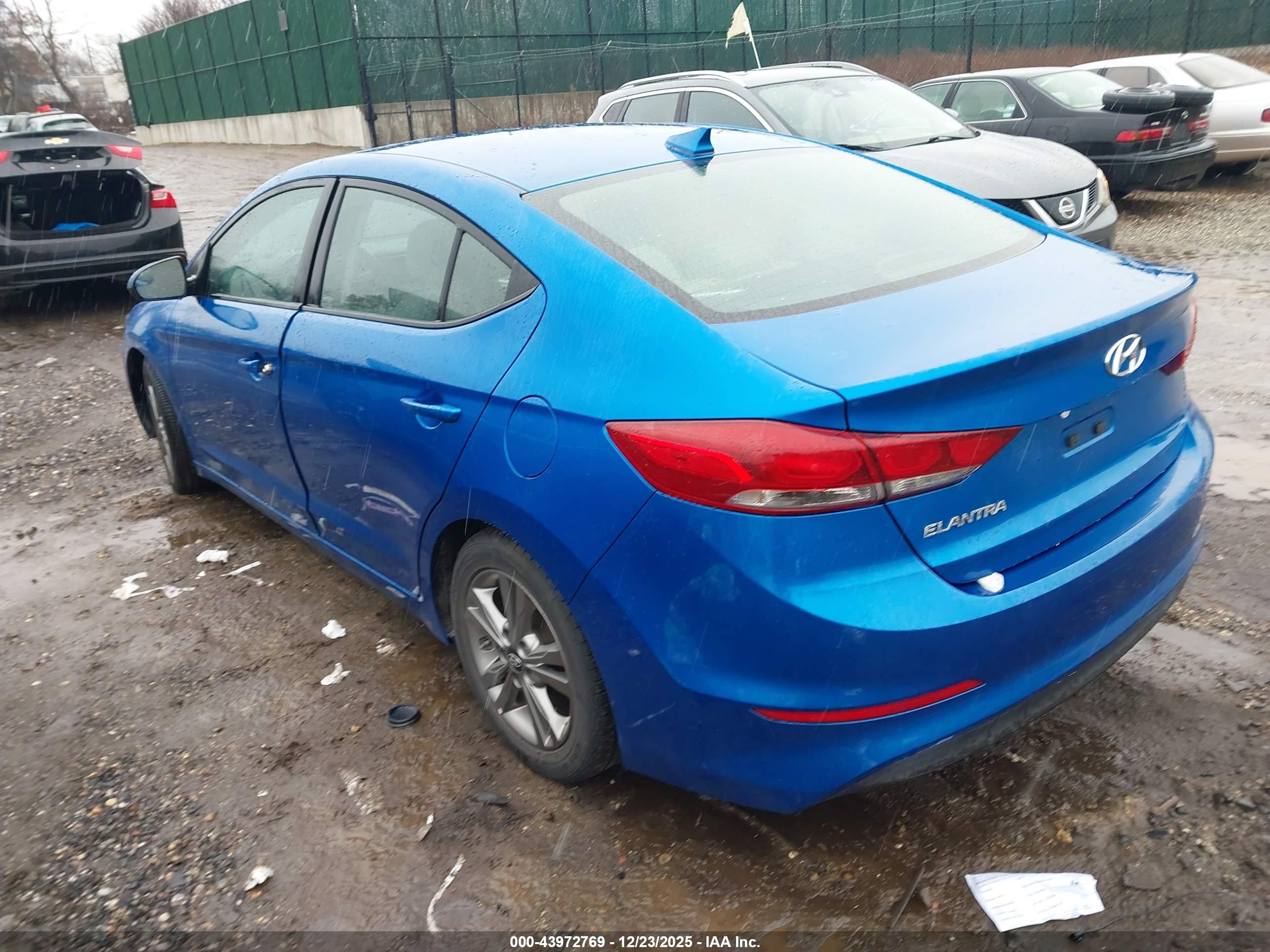 HYUNDAI ELANTRA image 3