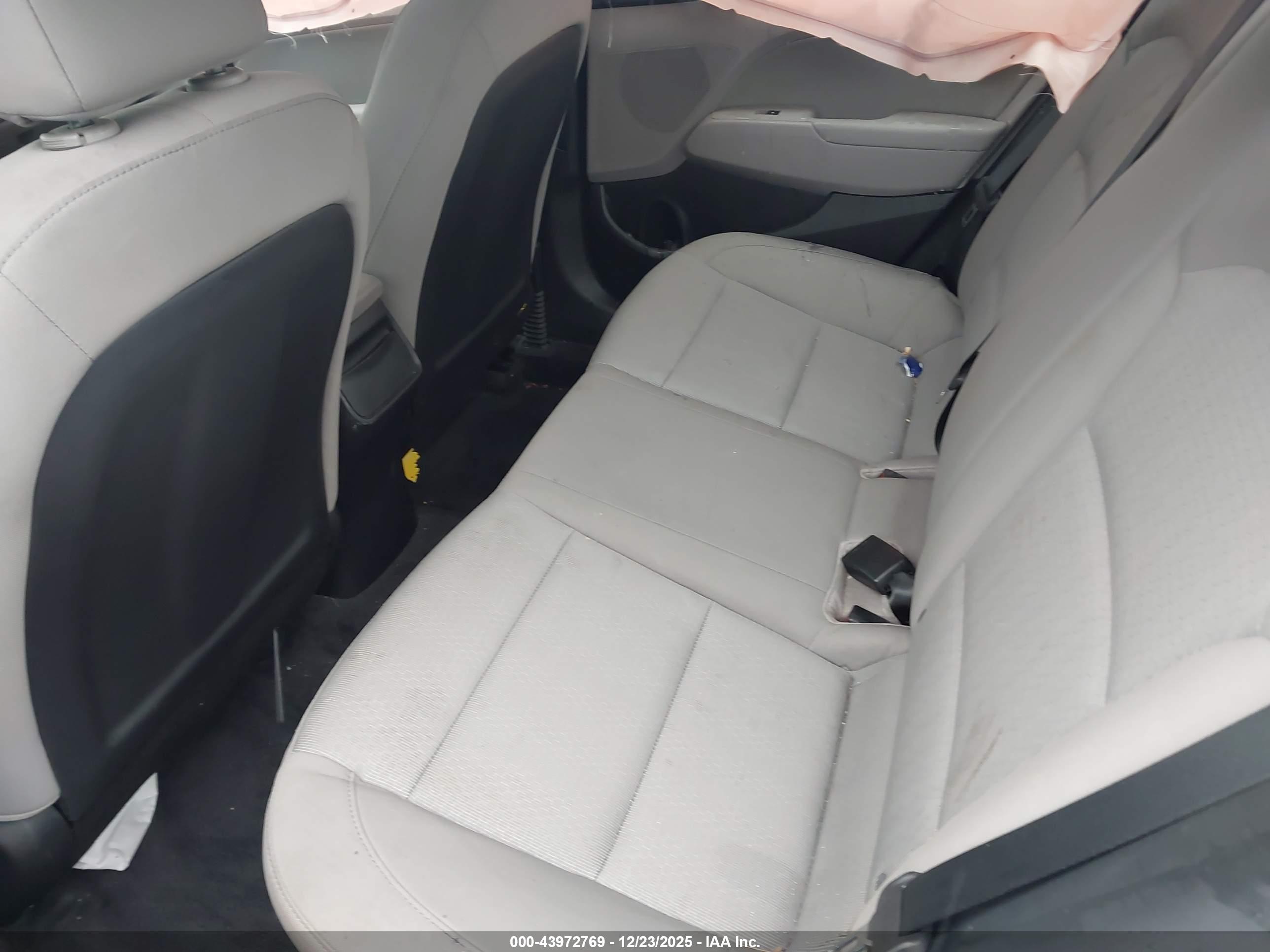 HYUNDAI ELANTRA image 8
