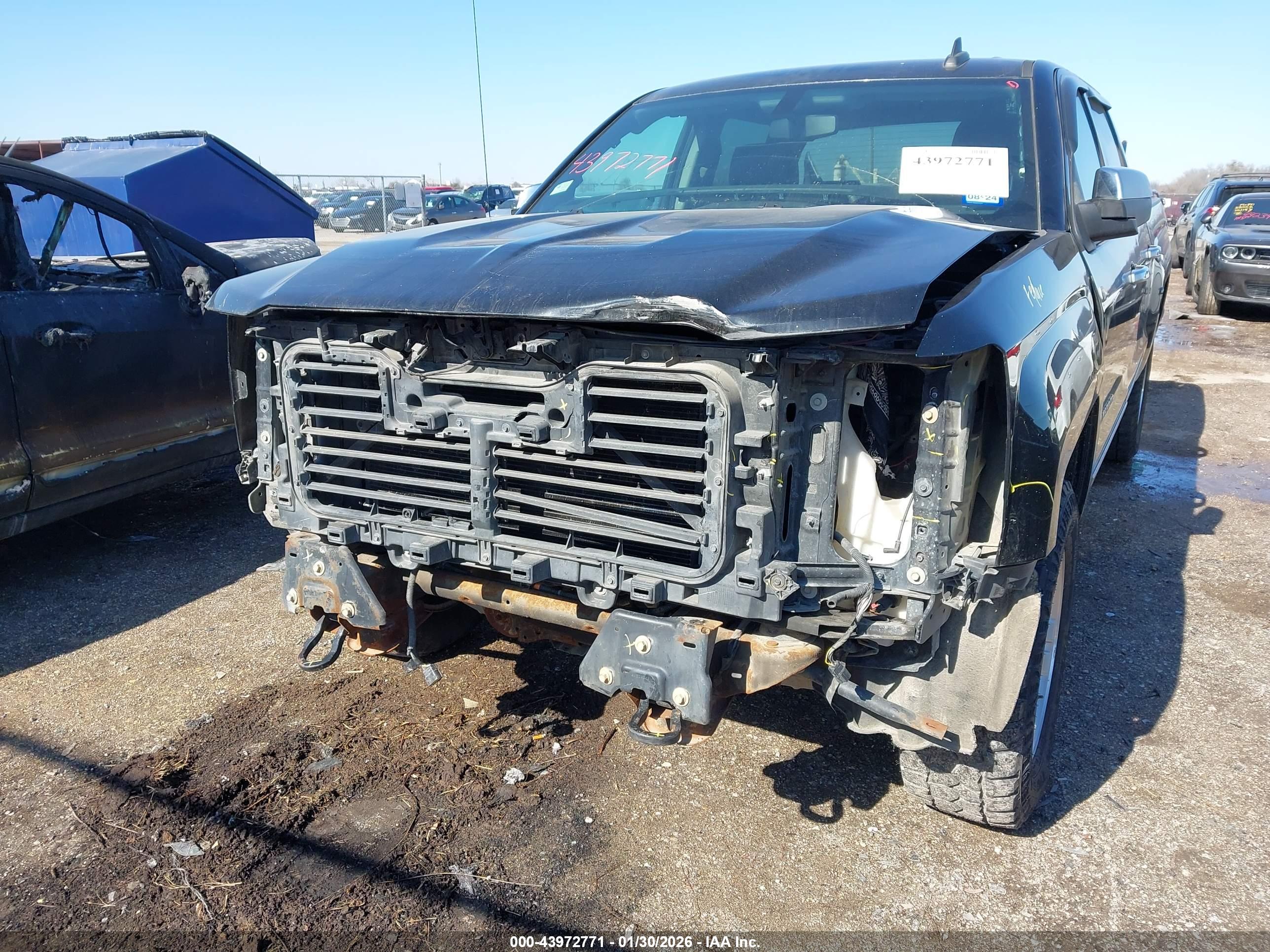 CHEVROLET SILVERADO image 6