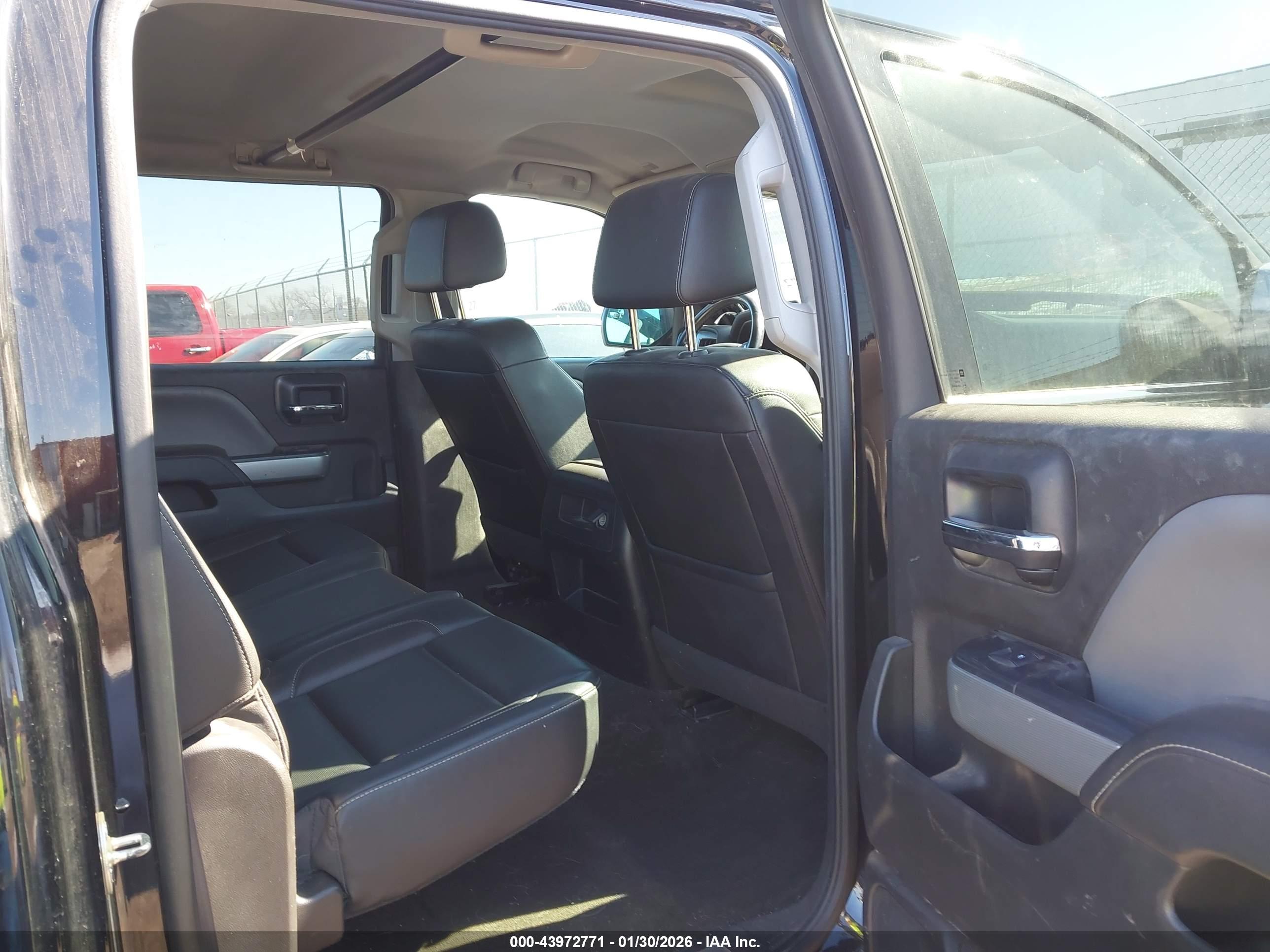 CHEVROLET SILVERADO image 8